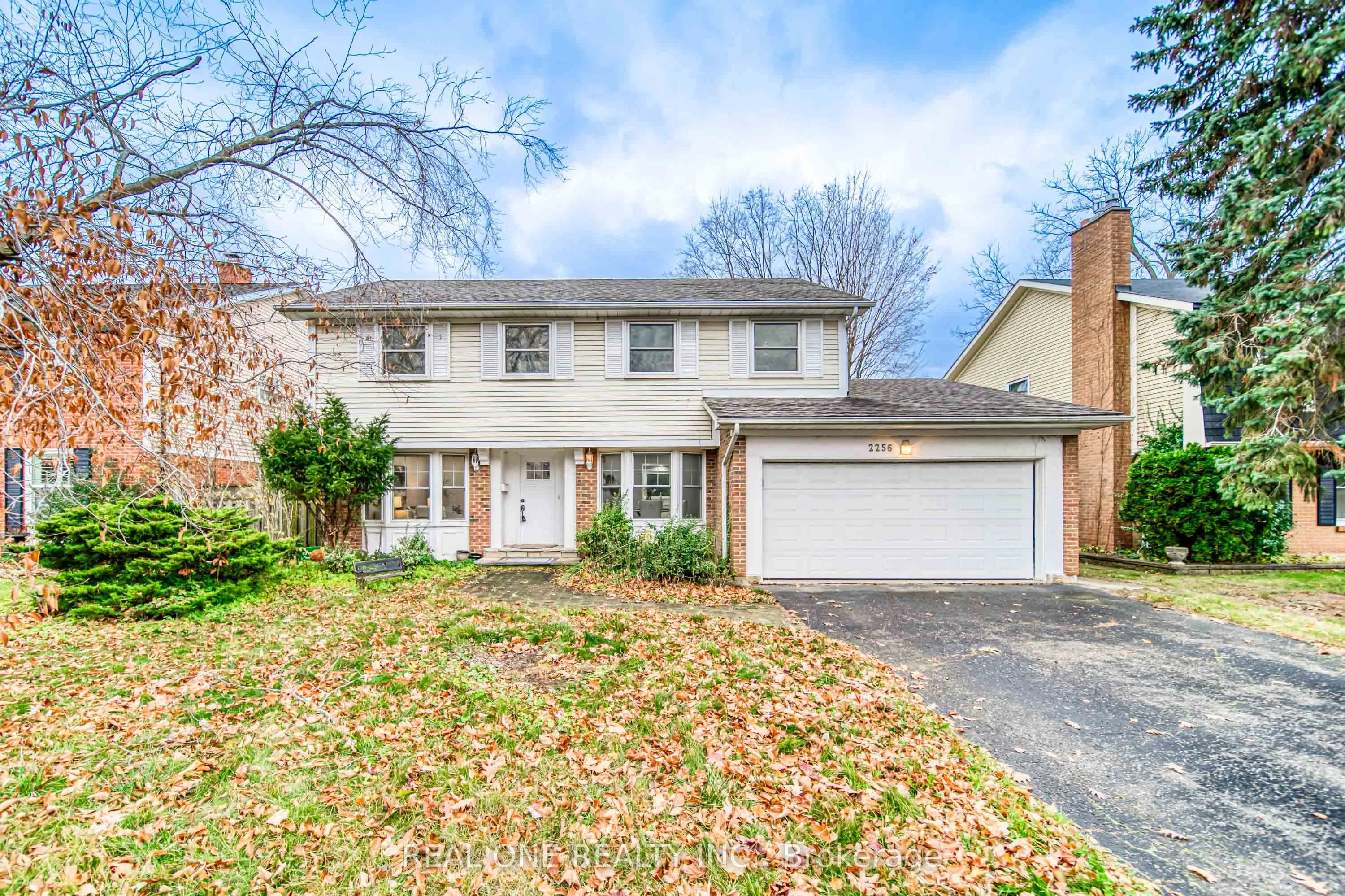 2256 Carol Road, Oakville, On L6j 5l1