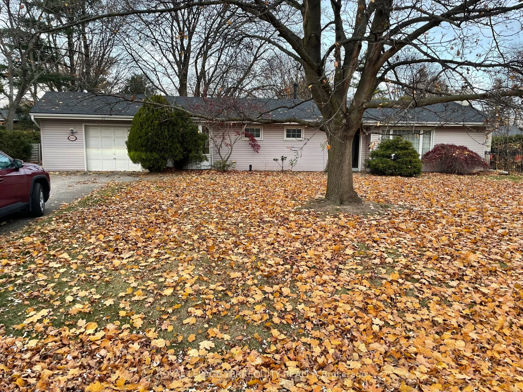 1047 Bomorda Drive, Oakville, ON L6H 1Y3