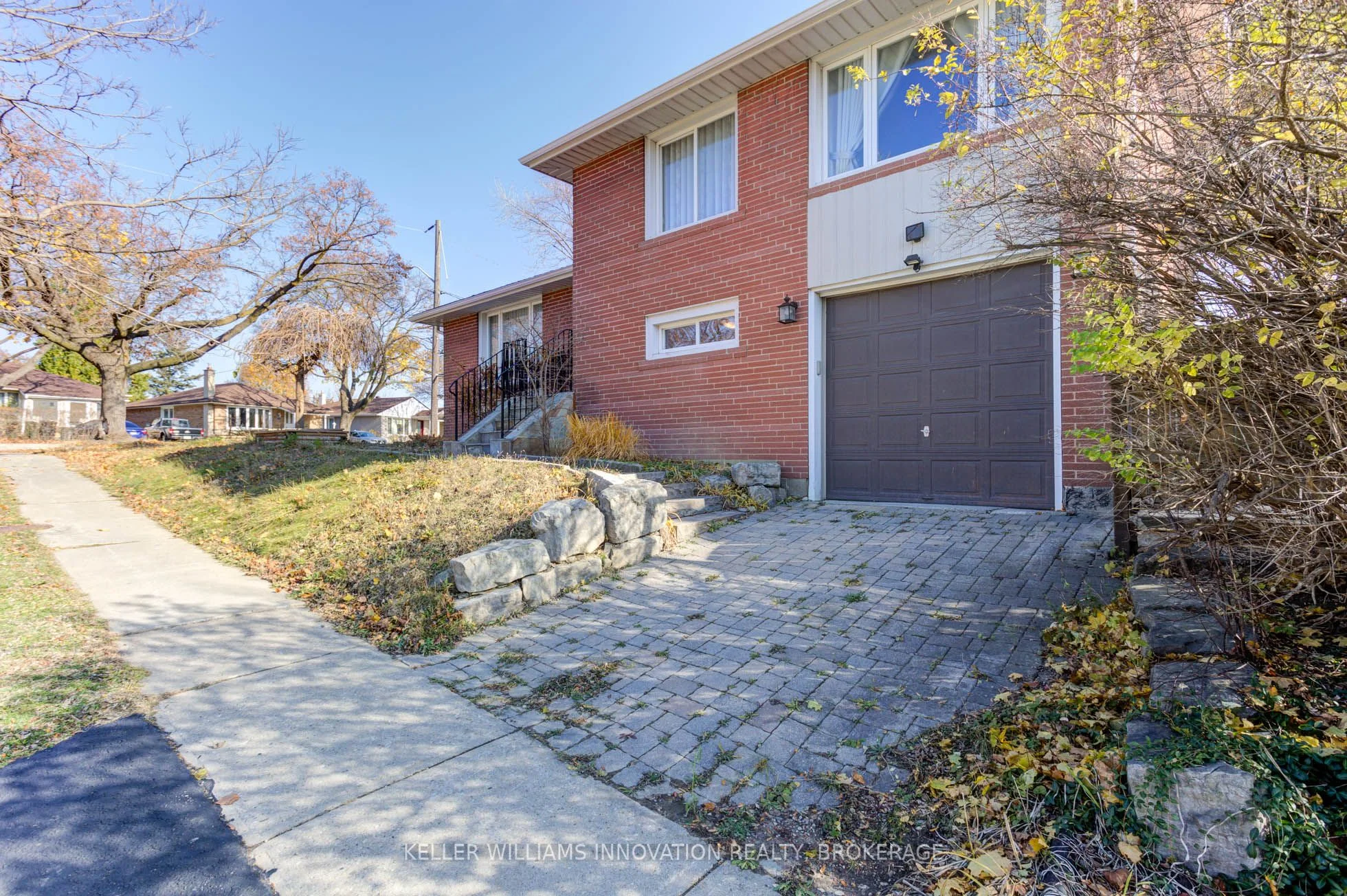 19 Berry Creek Drive Lower A, Toronto W10, On M9w 4a1