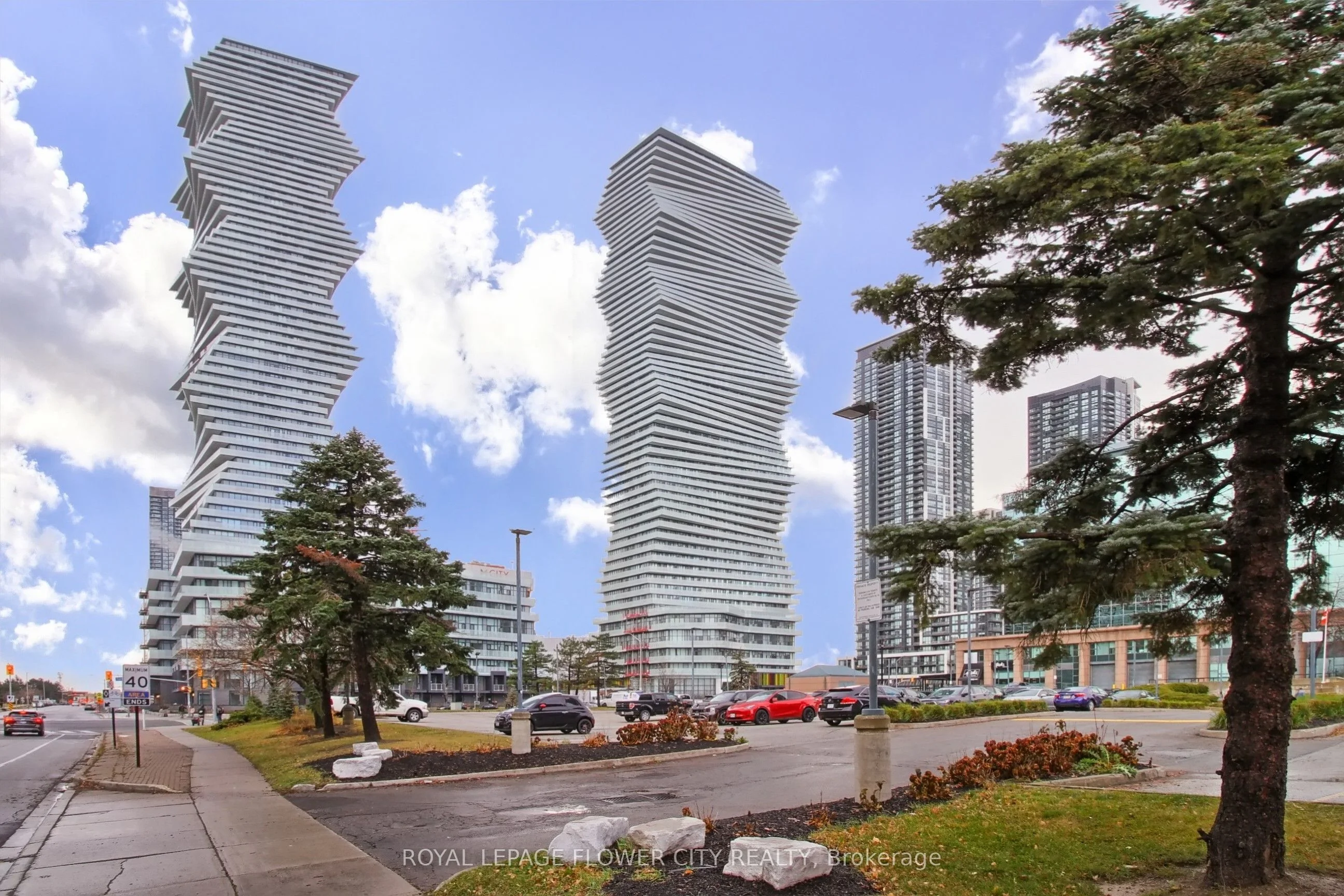 3900 Confederation Parkway 5710, Mississauga, On L5b 0m3