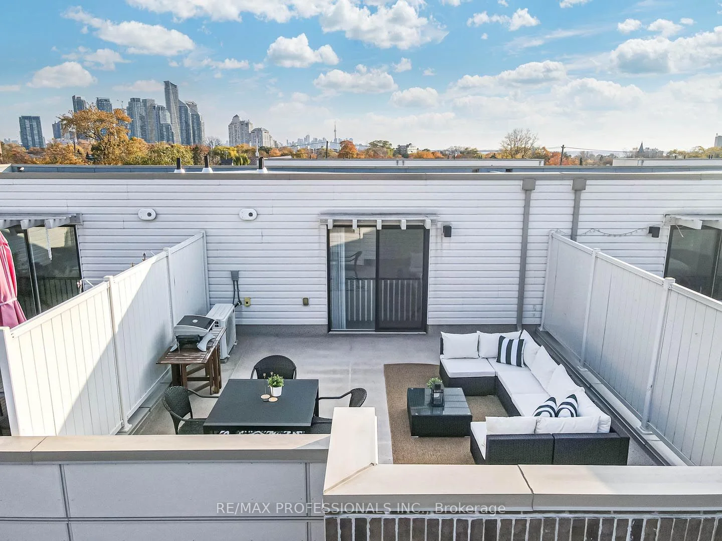 6 Drummond Street 328, Toronto W06, ON M8V 1Y8