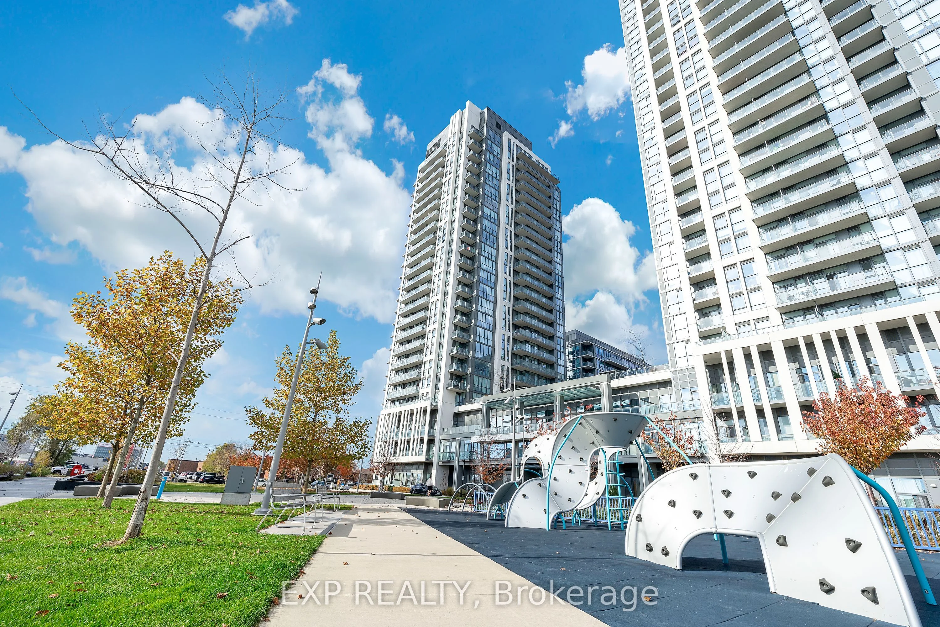 15 Zorra Street Ph04, Toronto W08, ON M8Z 0C1