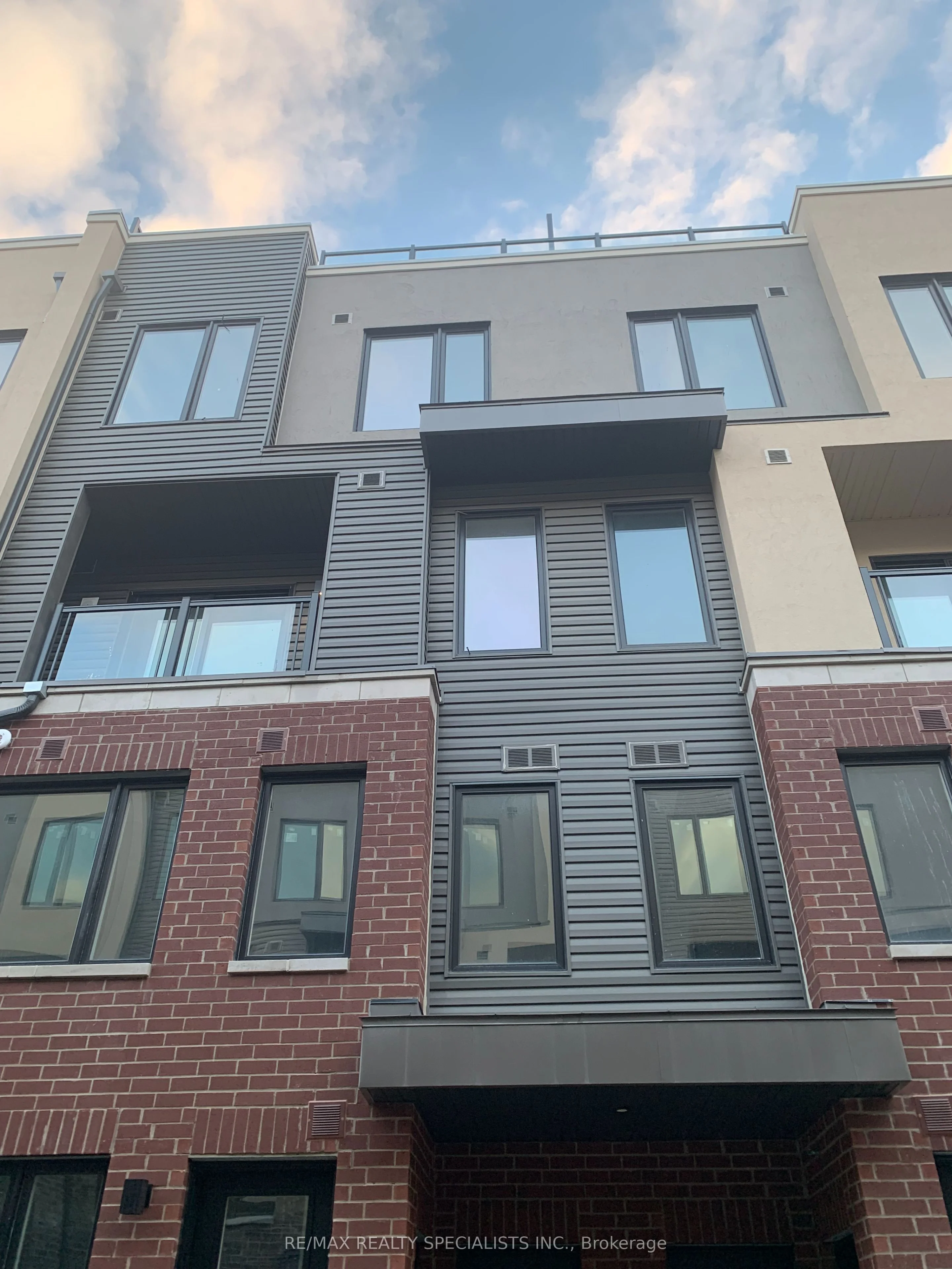 3556 Colonial Drive 5, Mississauga, ON L5L 0B9