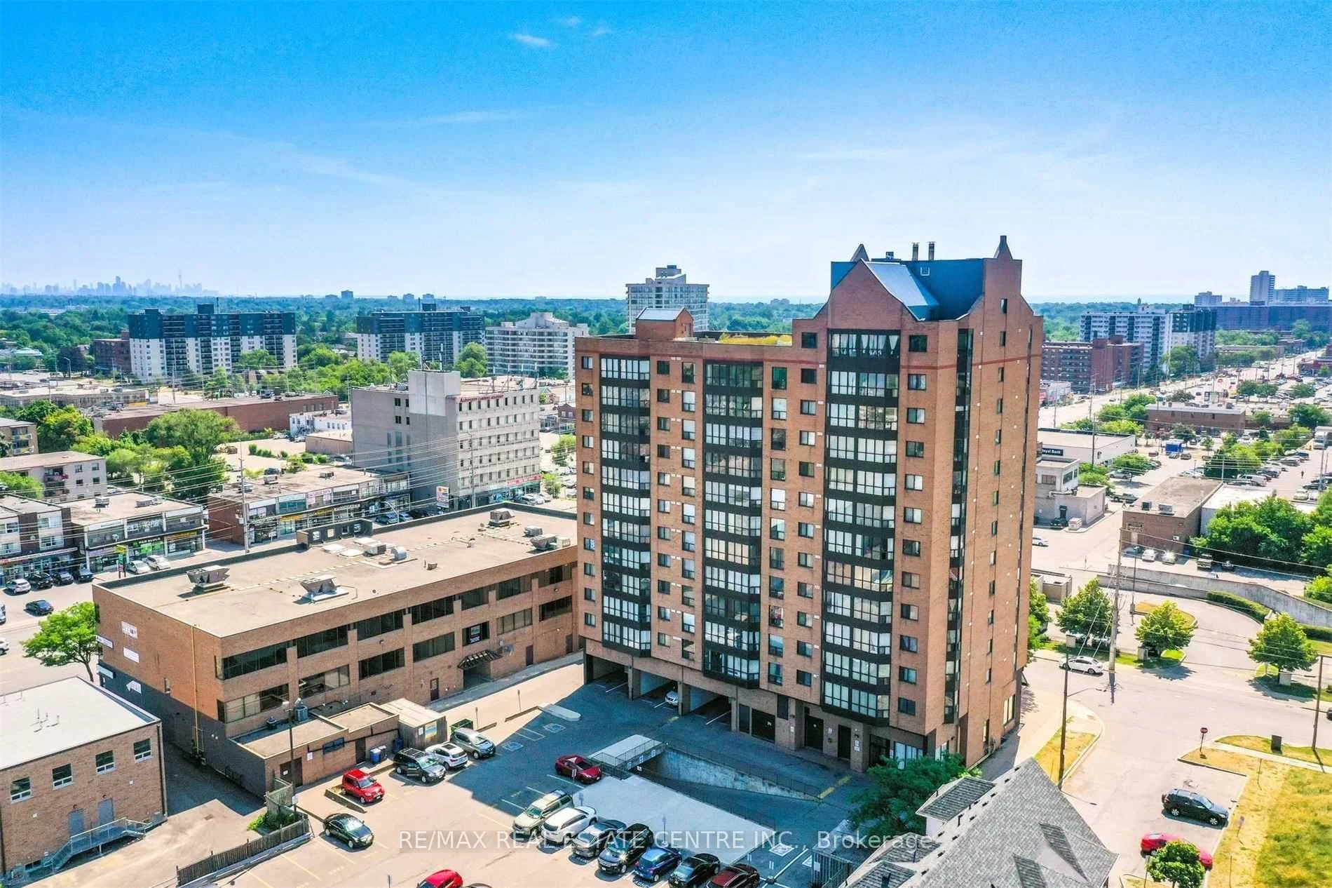 25 Agnes Street 1007, Mississauga, On L5b 3x7