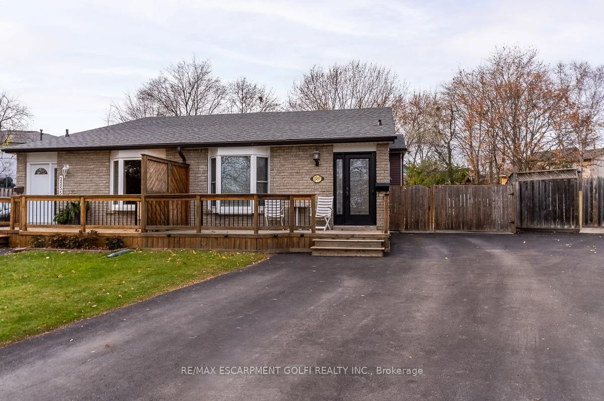 2257 Hanbury Court, Burlington, On L7p 3v4