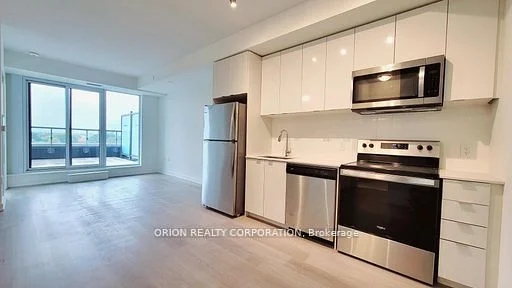 #617 859 The Queensway, Toronto W07, ON, M8Z 1N8