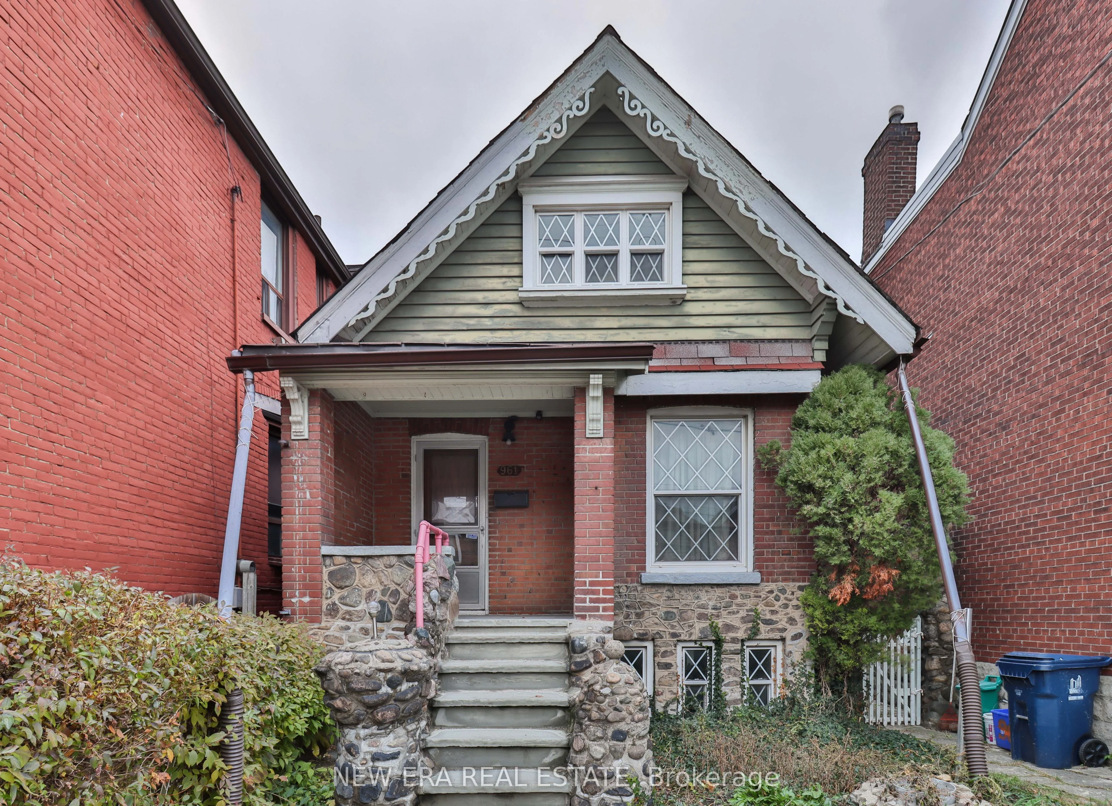 961 Ossington Avenue, Toronto W02, ON M6G 3V5