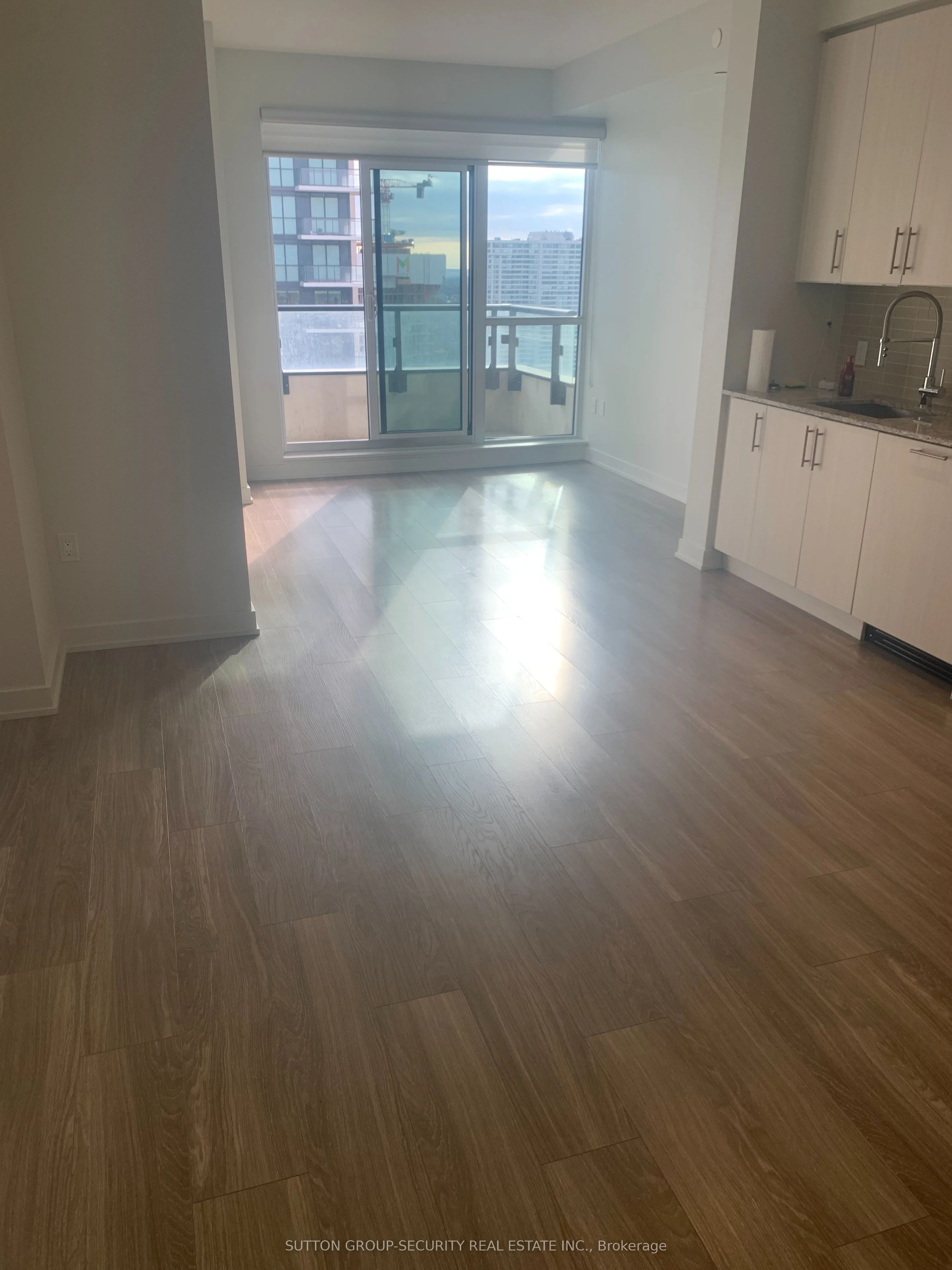 4085 Parkside Village Drive 2108, Mississauga, ON L5B 0K9