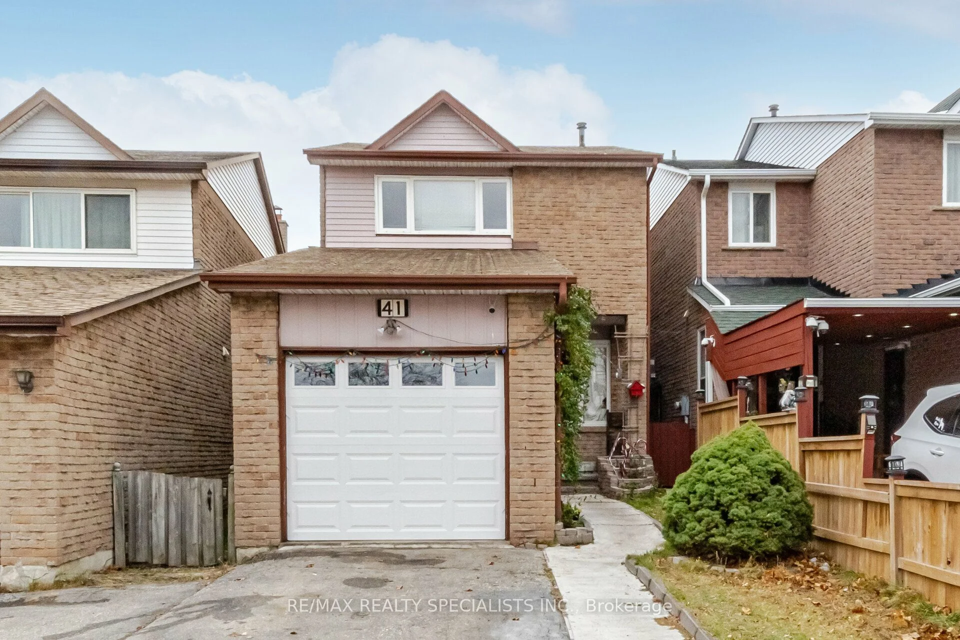 41 CHALFIELD Lane, Mississauga, ON L4Z 1K8