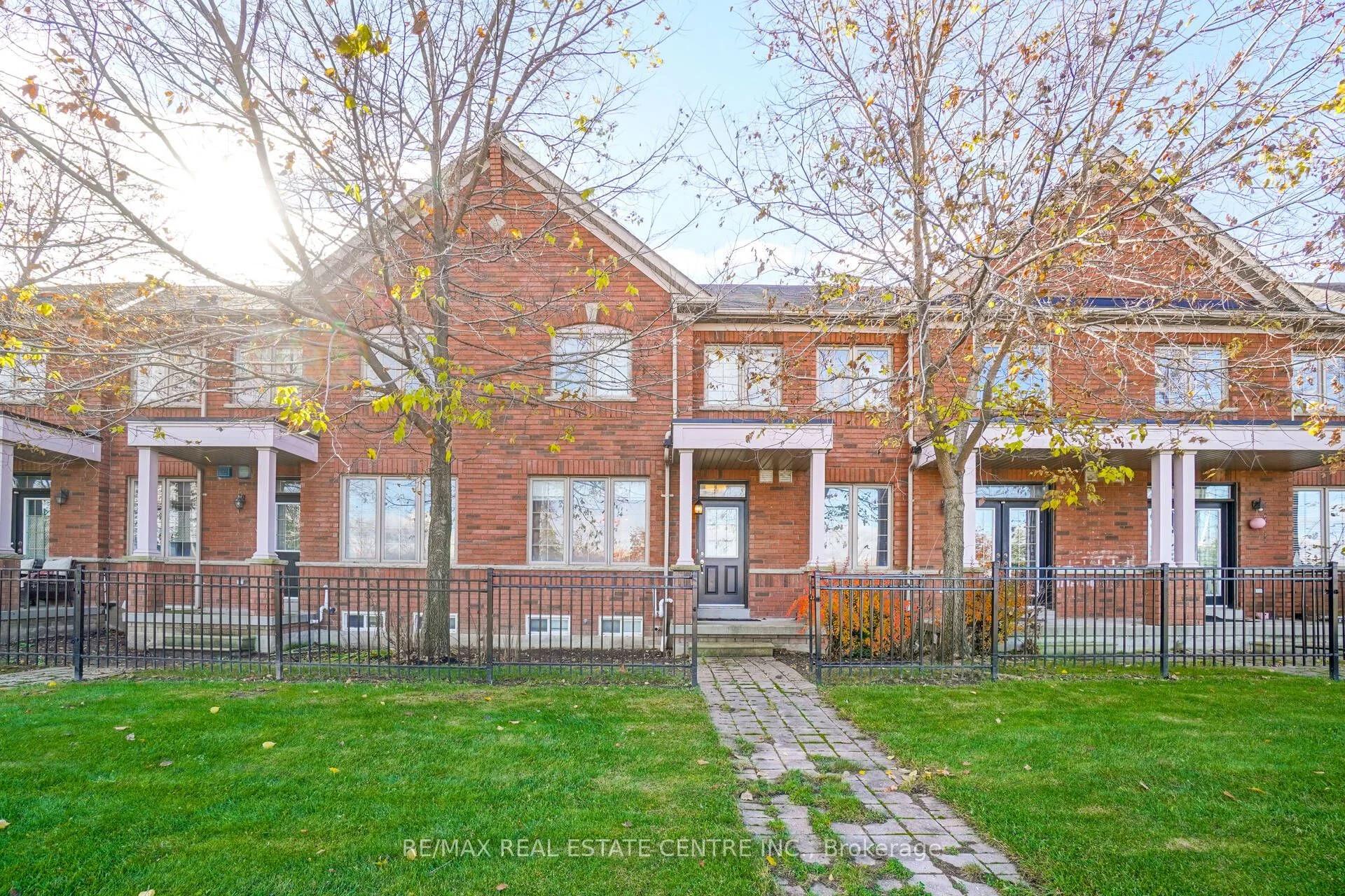 1015 Galesway Boulevard Unit 19, Mississauga, On L5v 0a8