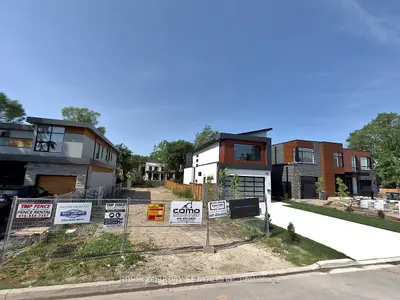 755 Montbeck Crescent, Mississauga, On L5g 1p4