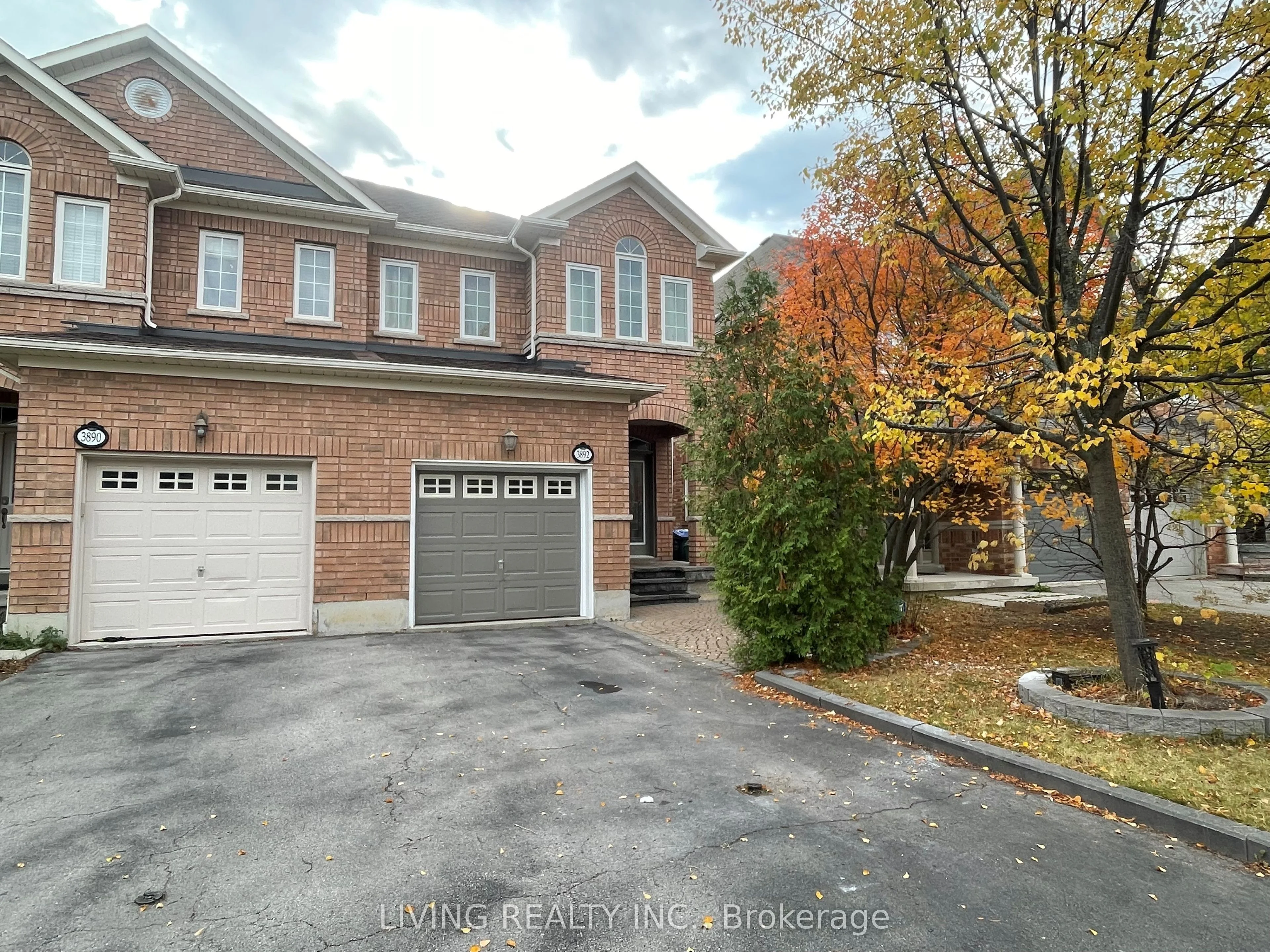 3892 Skyview Street, Mississauga, On L5m 8a4