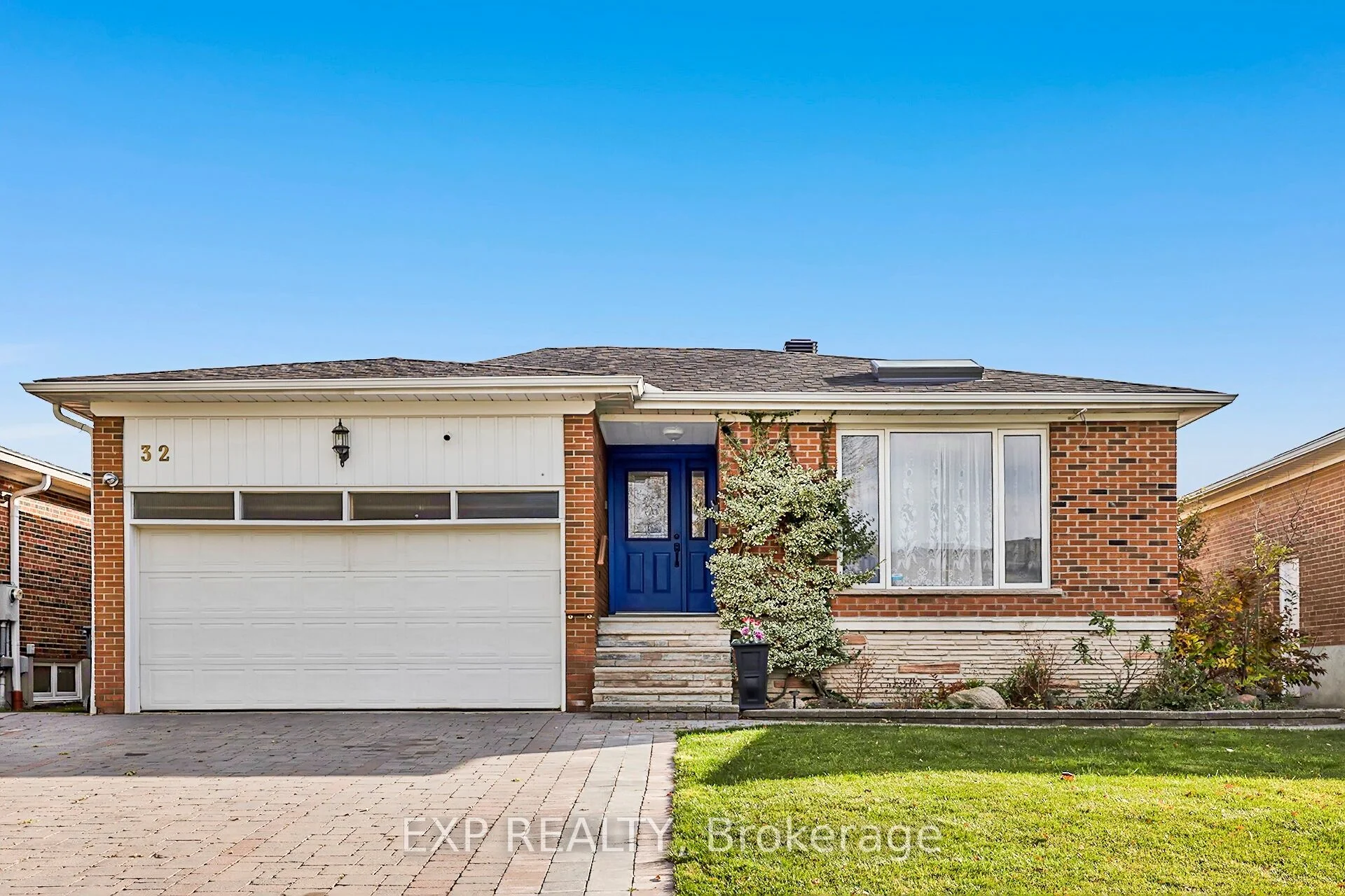 32 Bowshelm Court, Mississauga, ON L5N 1K1