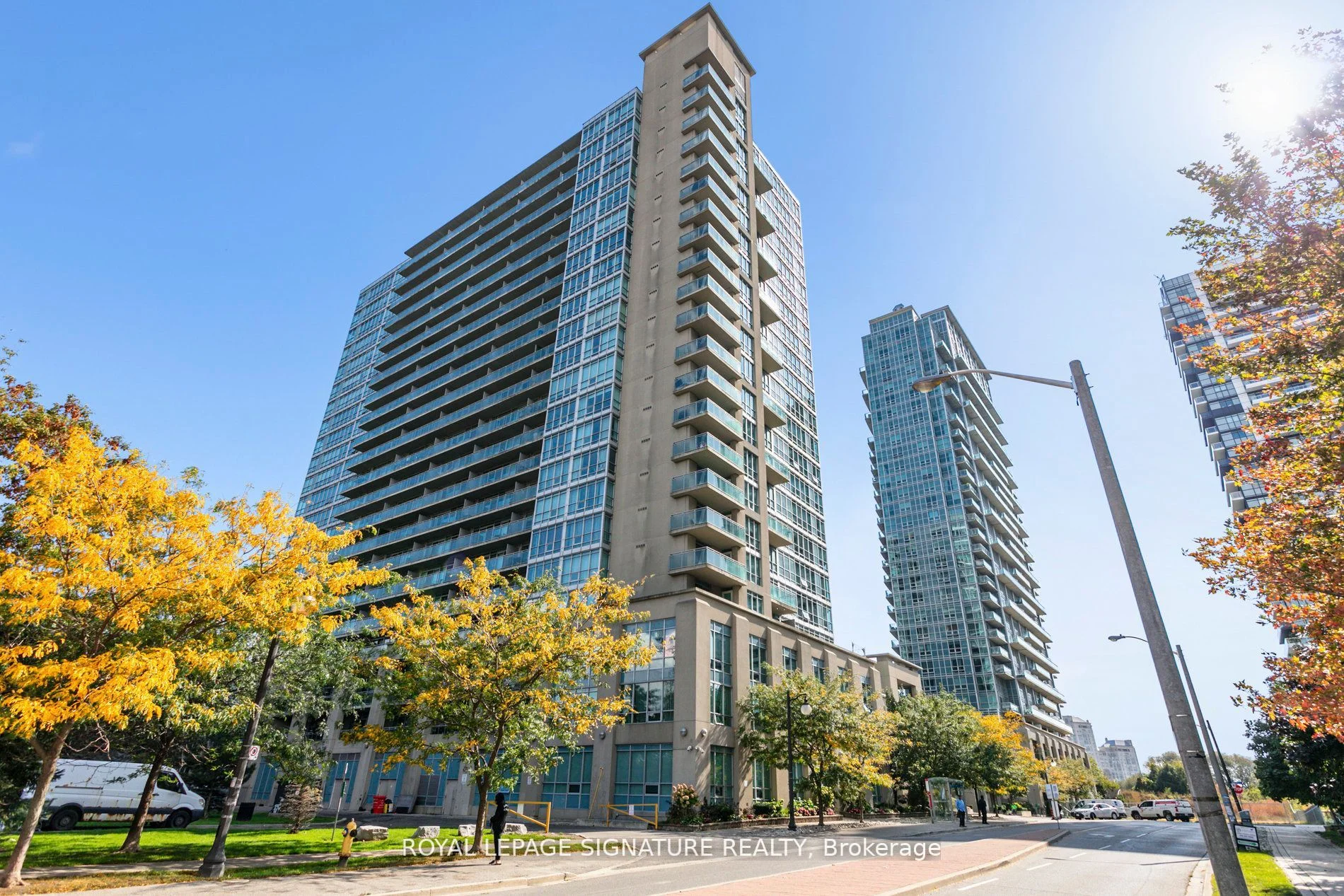 185 Legion Road N 707, Toronto W06, ON M8Y 0A1
