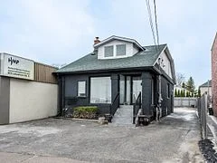 881 Lakeshore Road E Lower, Mississauga, On L5e 1e2