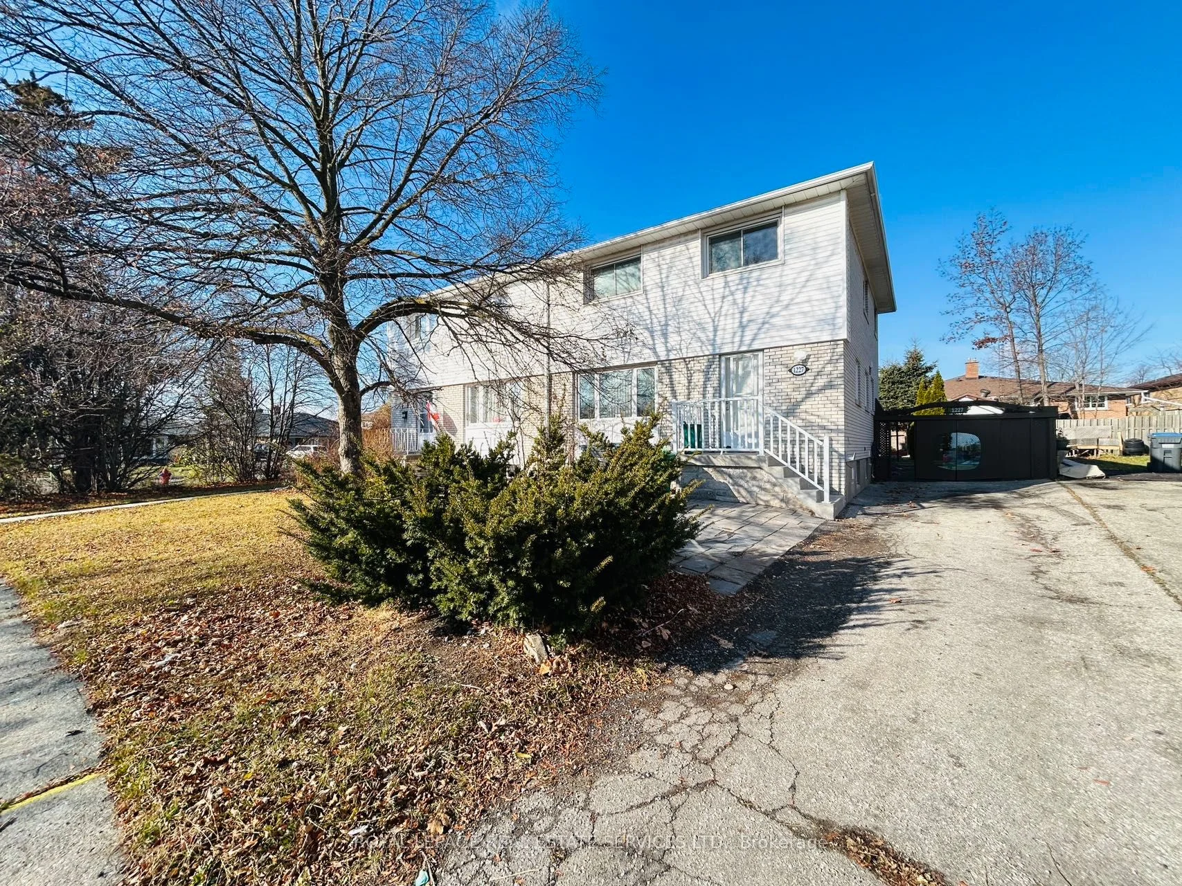 1227 Conyers Crescent Upper, Mississauga, On L5c 1k2