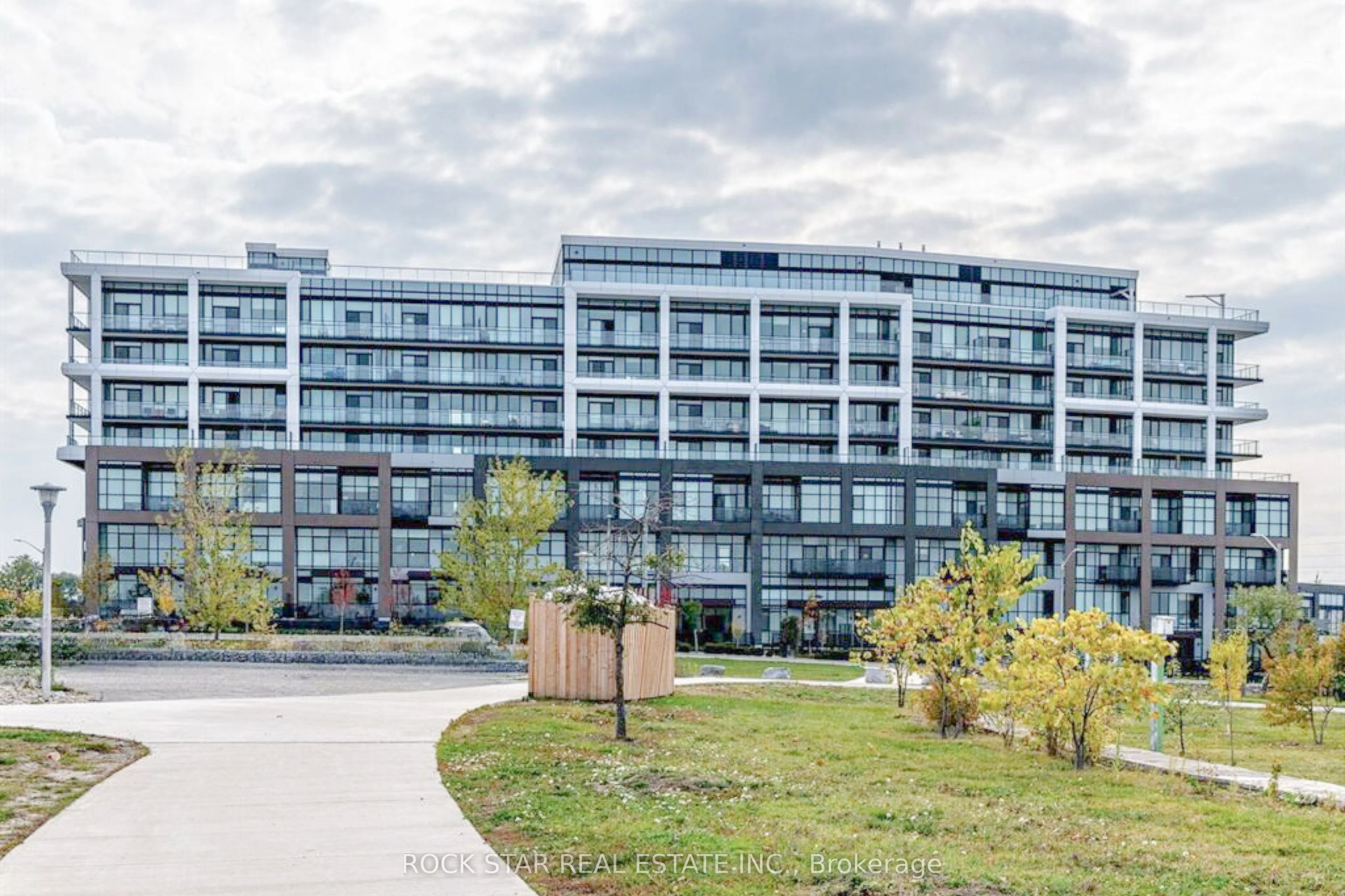 60 George Butchart Street 209, Toronto W05, ON M3K 0E1