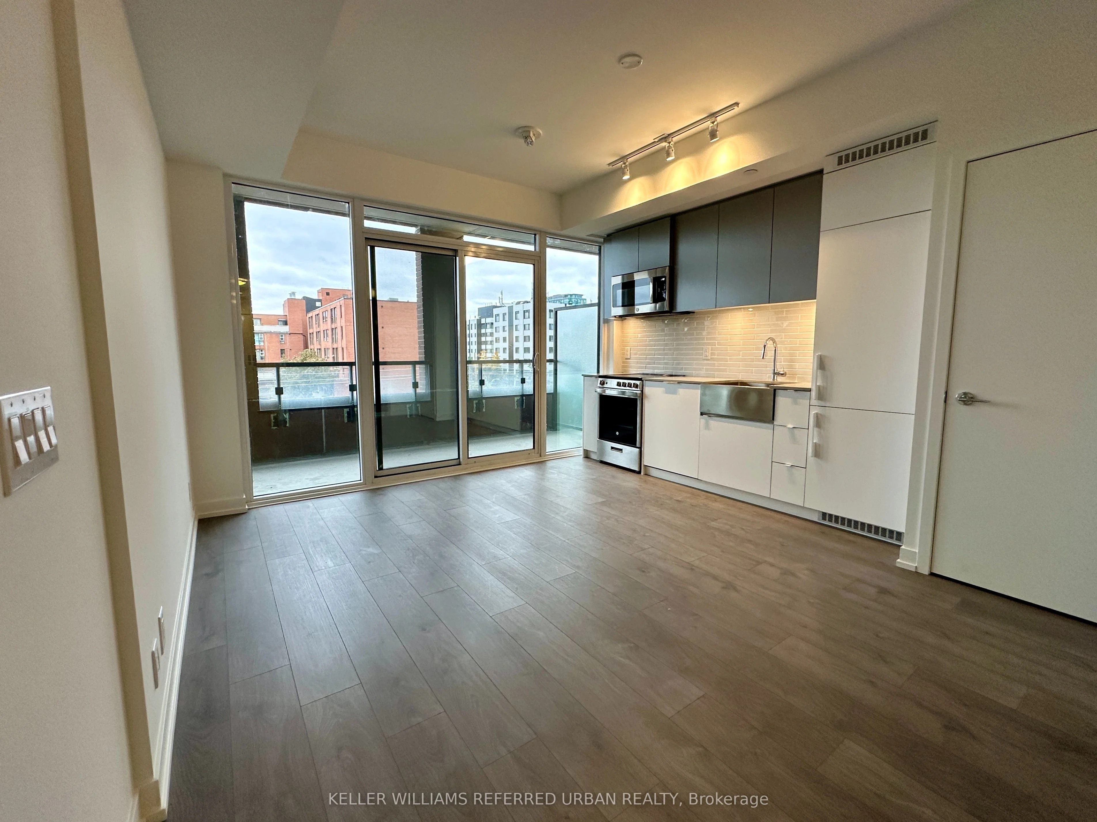270 Dufferin Street 323, Toronto W01, ON M6K 0H8