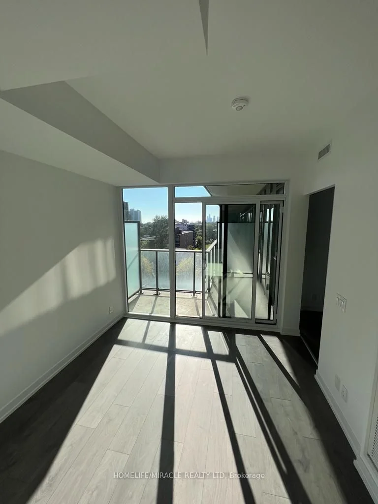 270 Dufferin Street 614, Toronto W01, On M6k 0h8