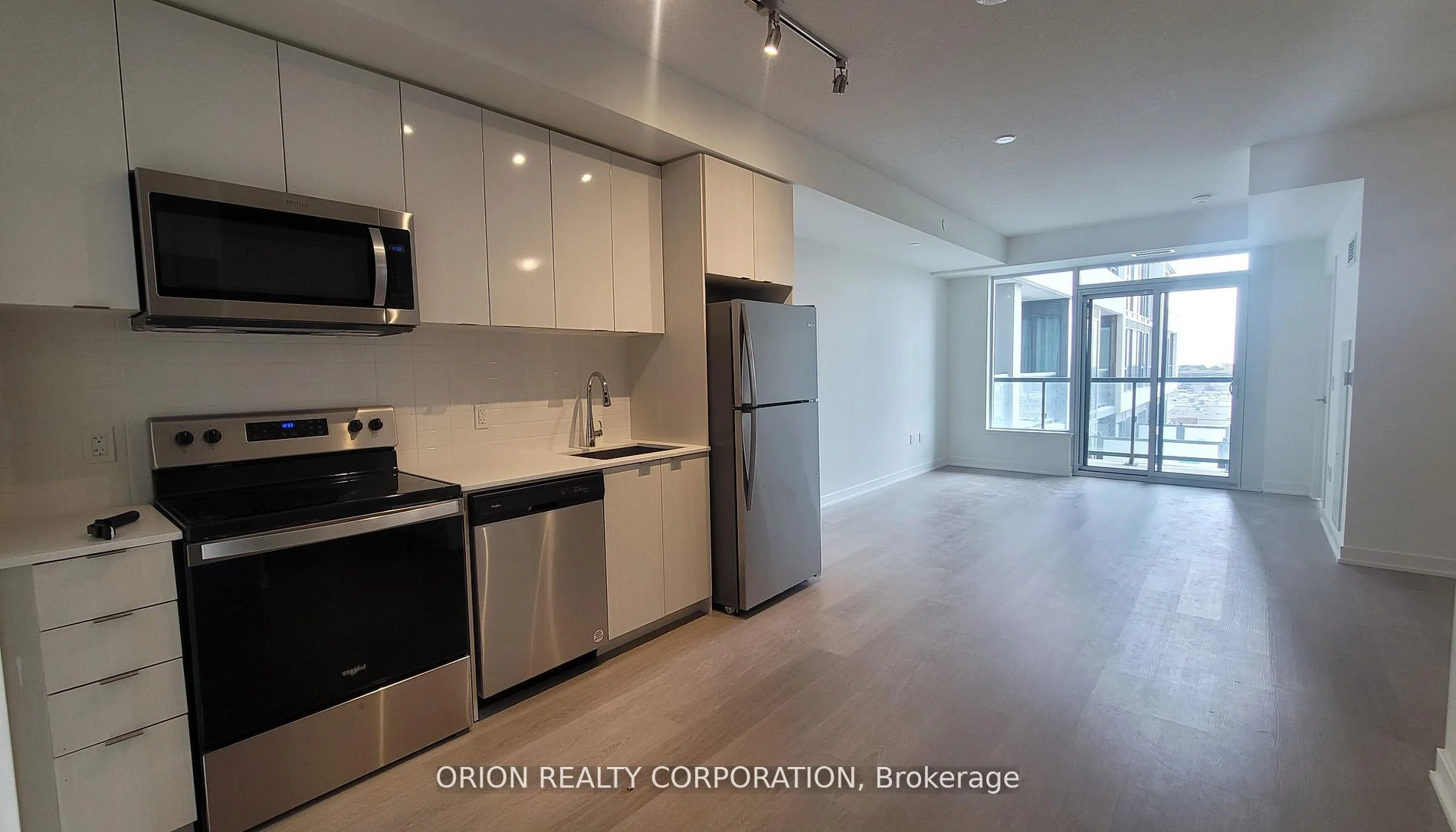 #409 859 The Queensway, Toronto W07, ON, M8Z 1N8