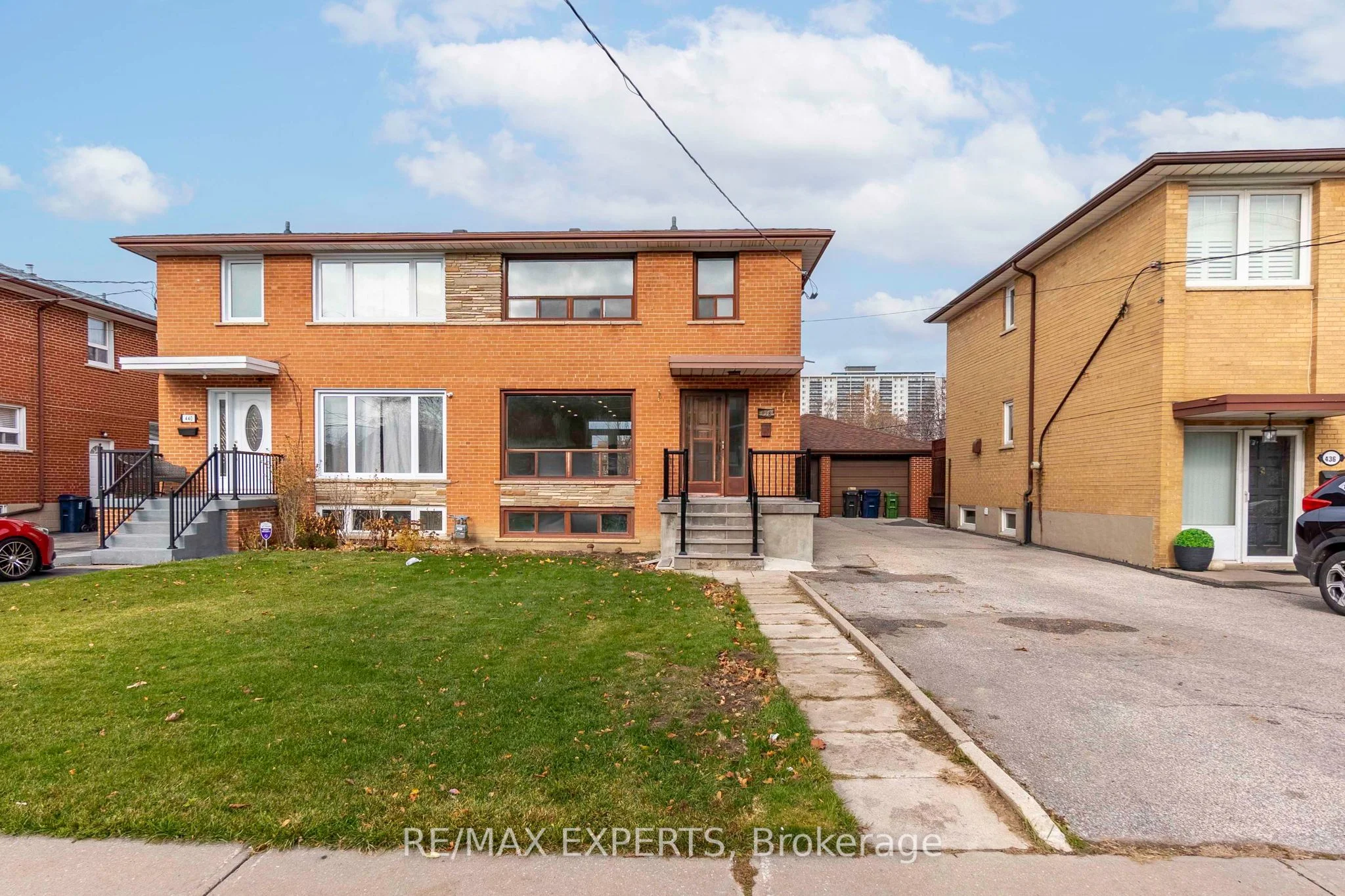 438 Glen Park Avenue BSMNT, Toronto W04, ON M6B 2E7
