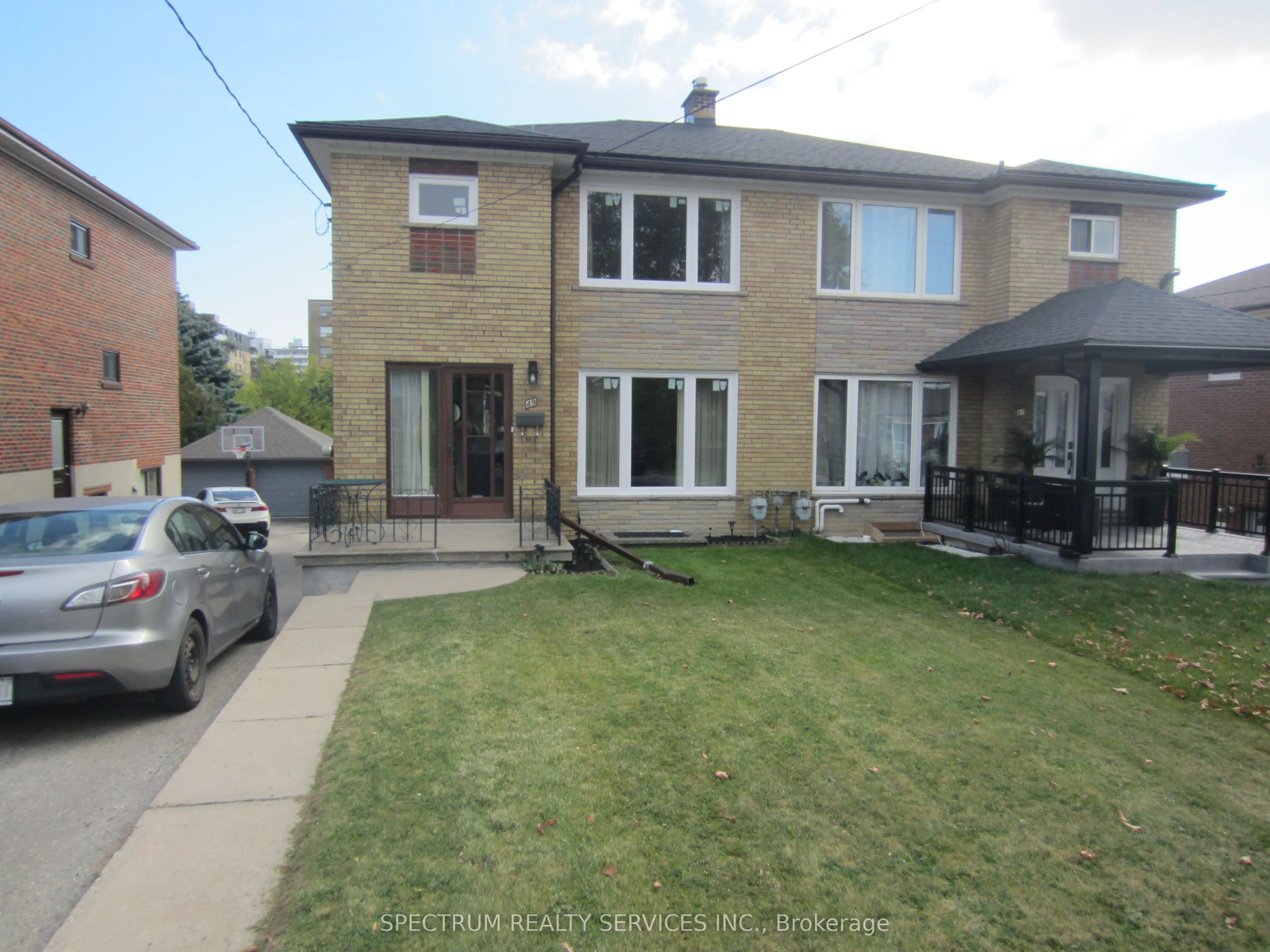 49 Gotham Court Unit 1, Toronto W04, ON M6M 2N9