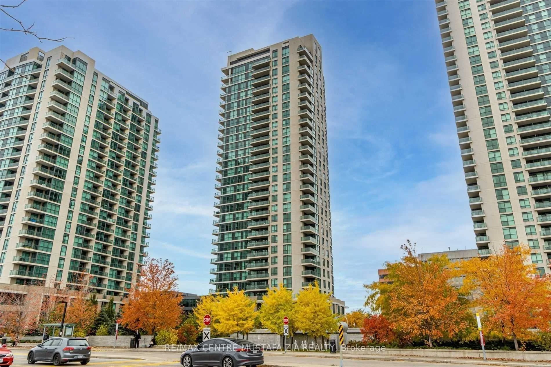 215 Sherway Gardens Road Ph 107, Toronto W08, On M9c 0a4