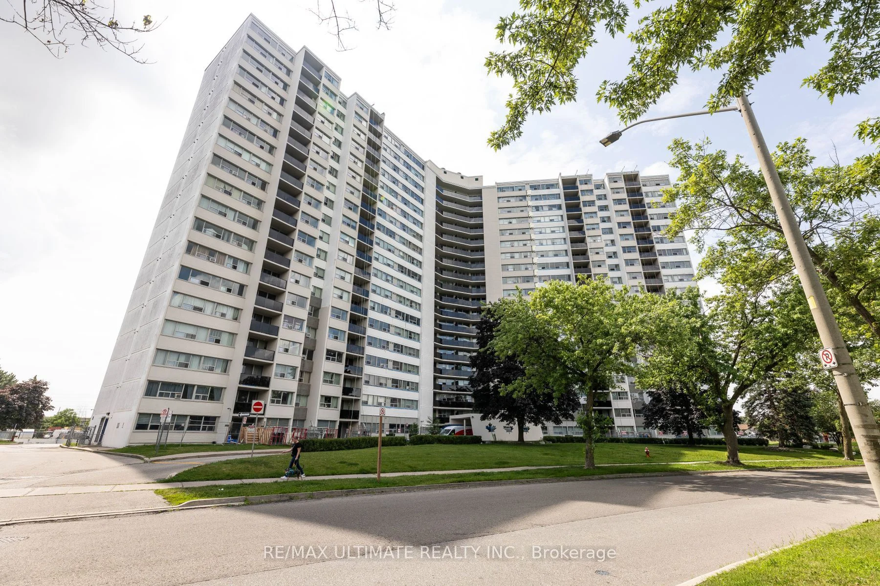 530 Lolita Gardens 1007, Mississauga, On L5a 3t2