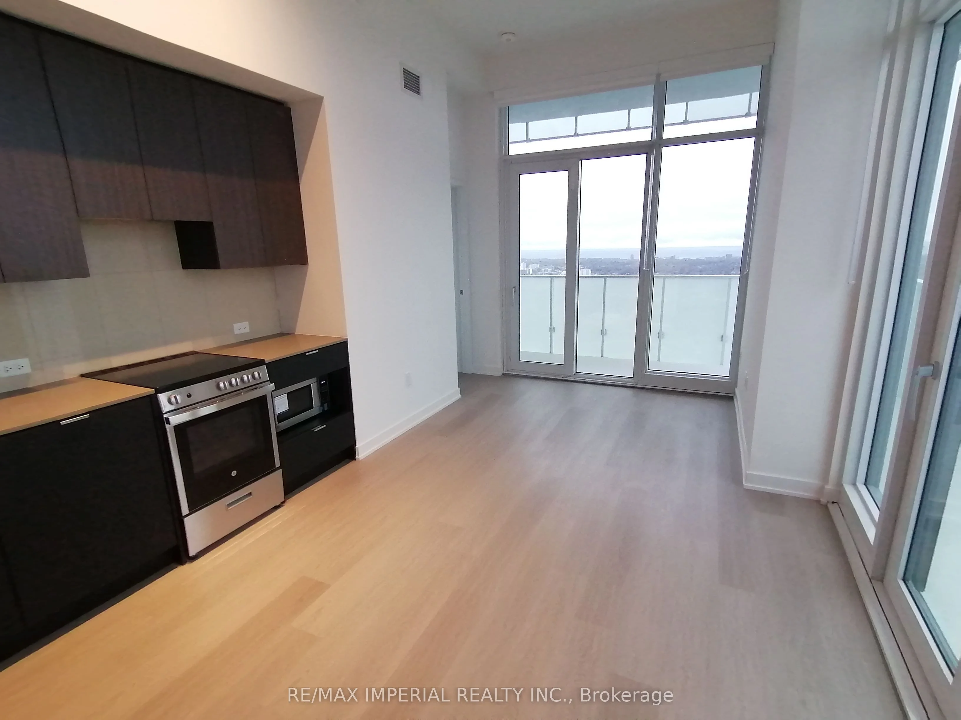 3883 Quartz Road 4909, Mississauga, ON L5B 0M4