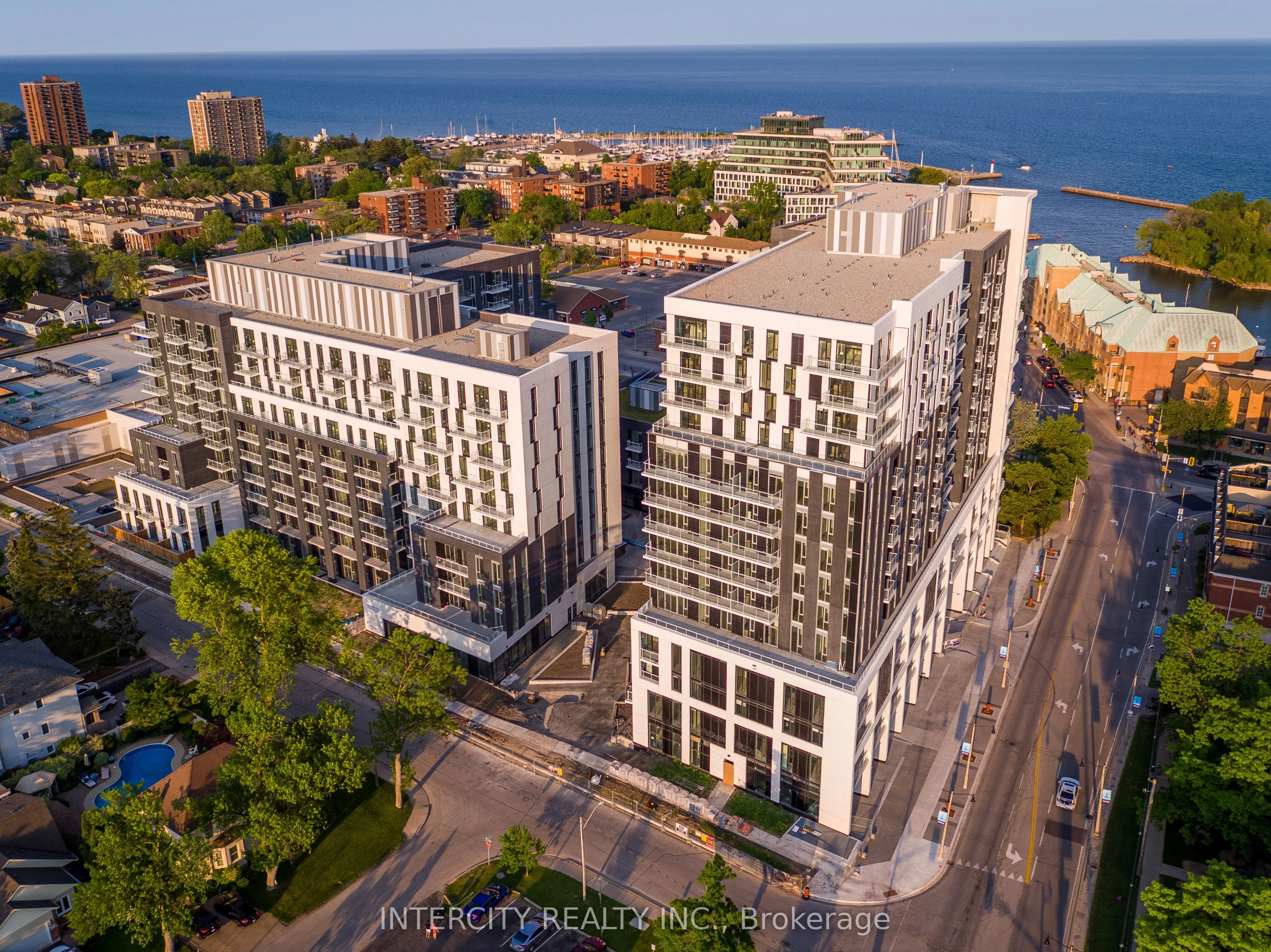 125 Bronte Road 1208, Oakville, ON L6L 0H1