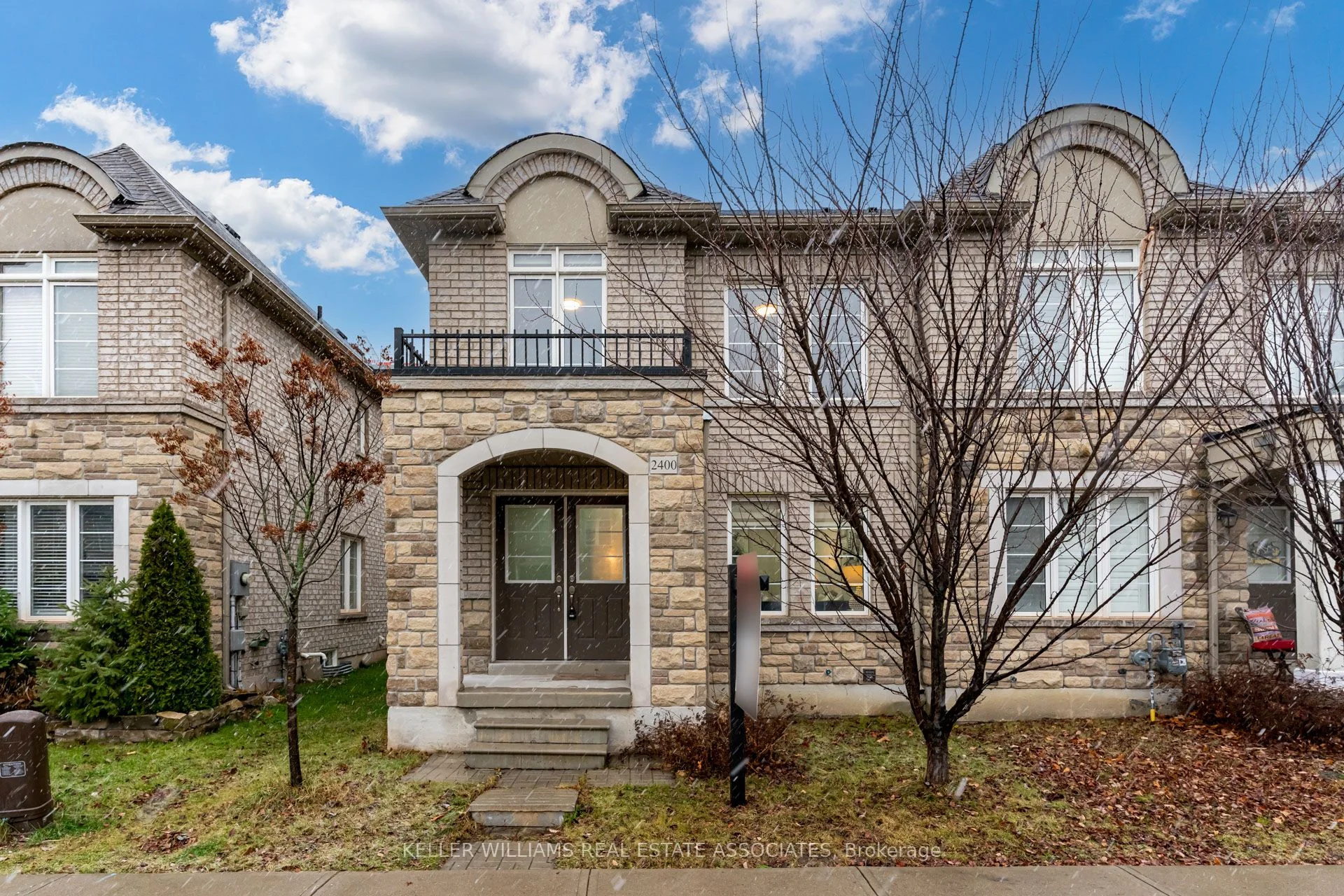 2400 Baronwood Drive, Oakville, ON L6M 0J3