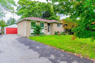 1859 Hindhead Rd Road, Mississauga, On L5j 1n4