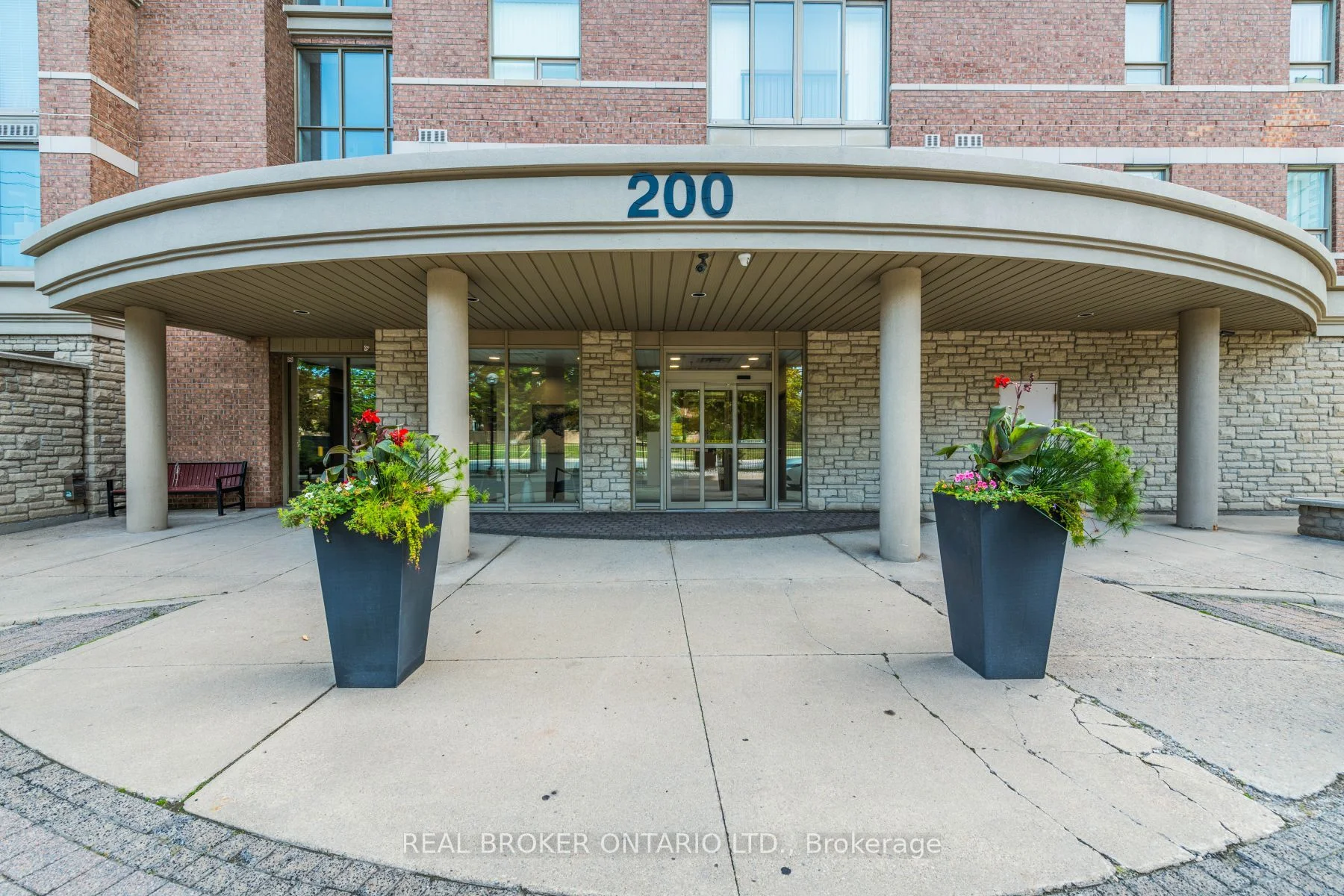 200 Burnhamthrope Road E 607, Mississauga, On L5a 4l4