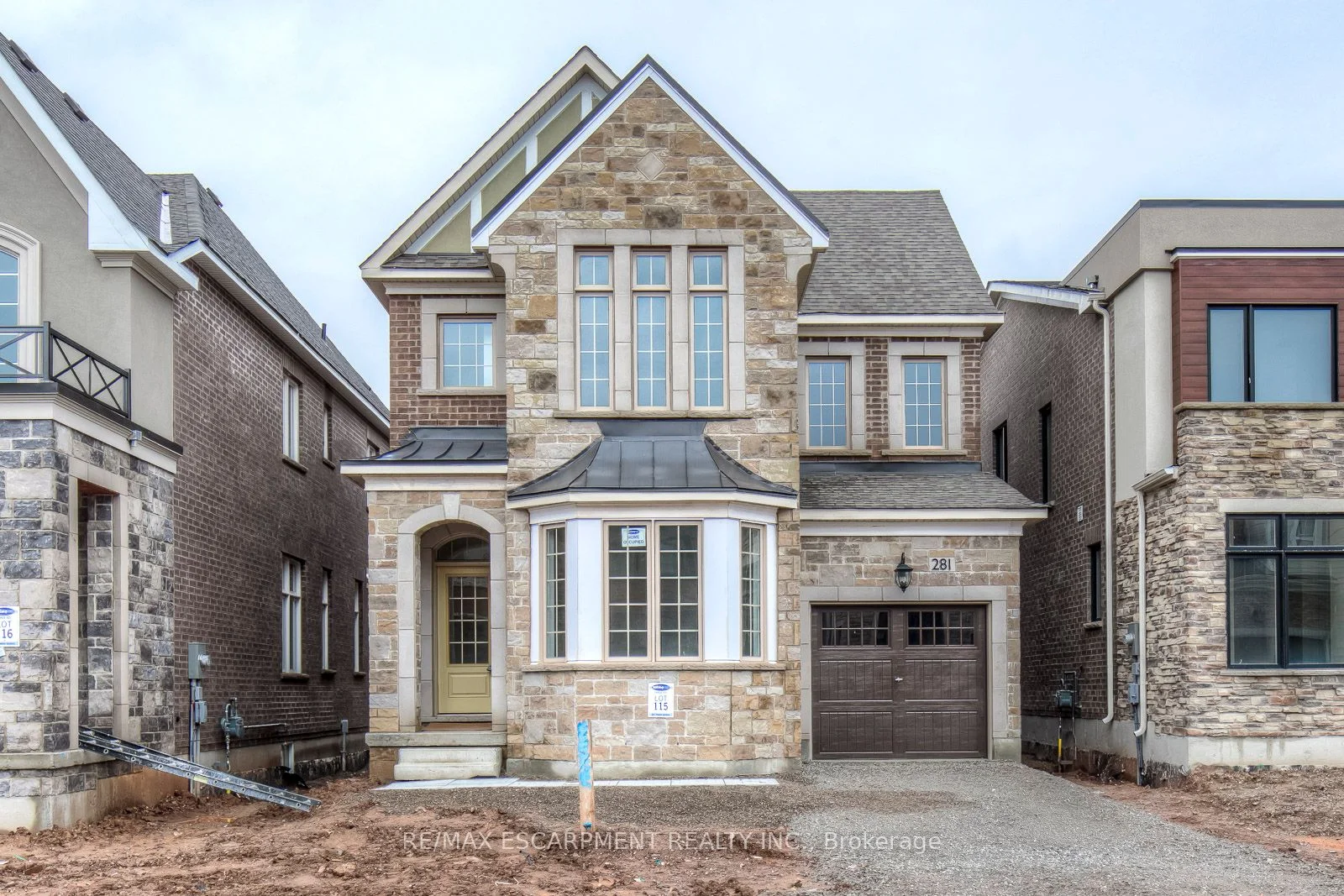 281 Pebble Gardens, Oakville, On L6m 5k9