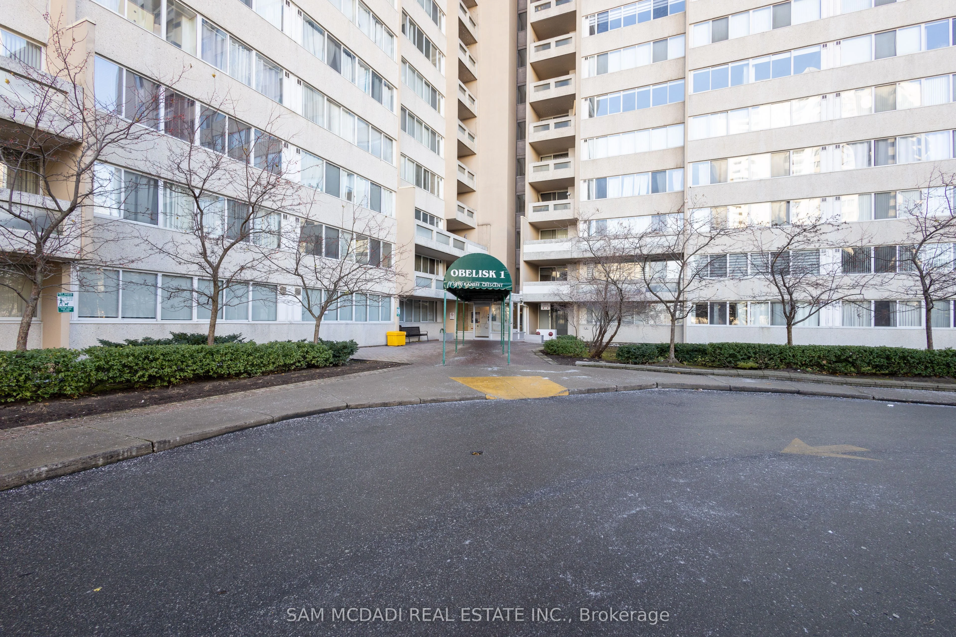 3590 Kaneff Crescent 2107, Mississauga, ON L5A 3X3