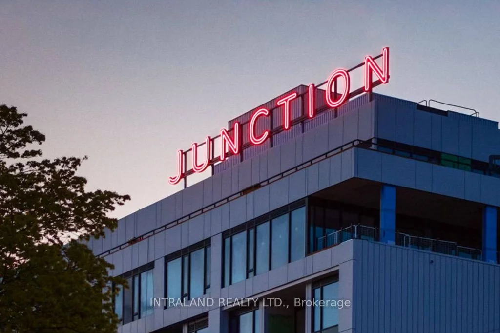 2720 Dundas Street W 514, Toronto W02, ON M6P 0C3