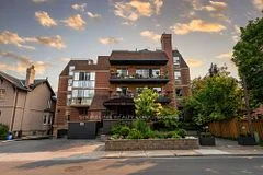 162 Reynolds Street 203, Oakville, On L6j 3k9