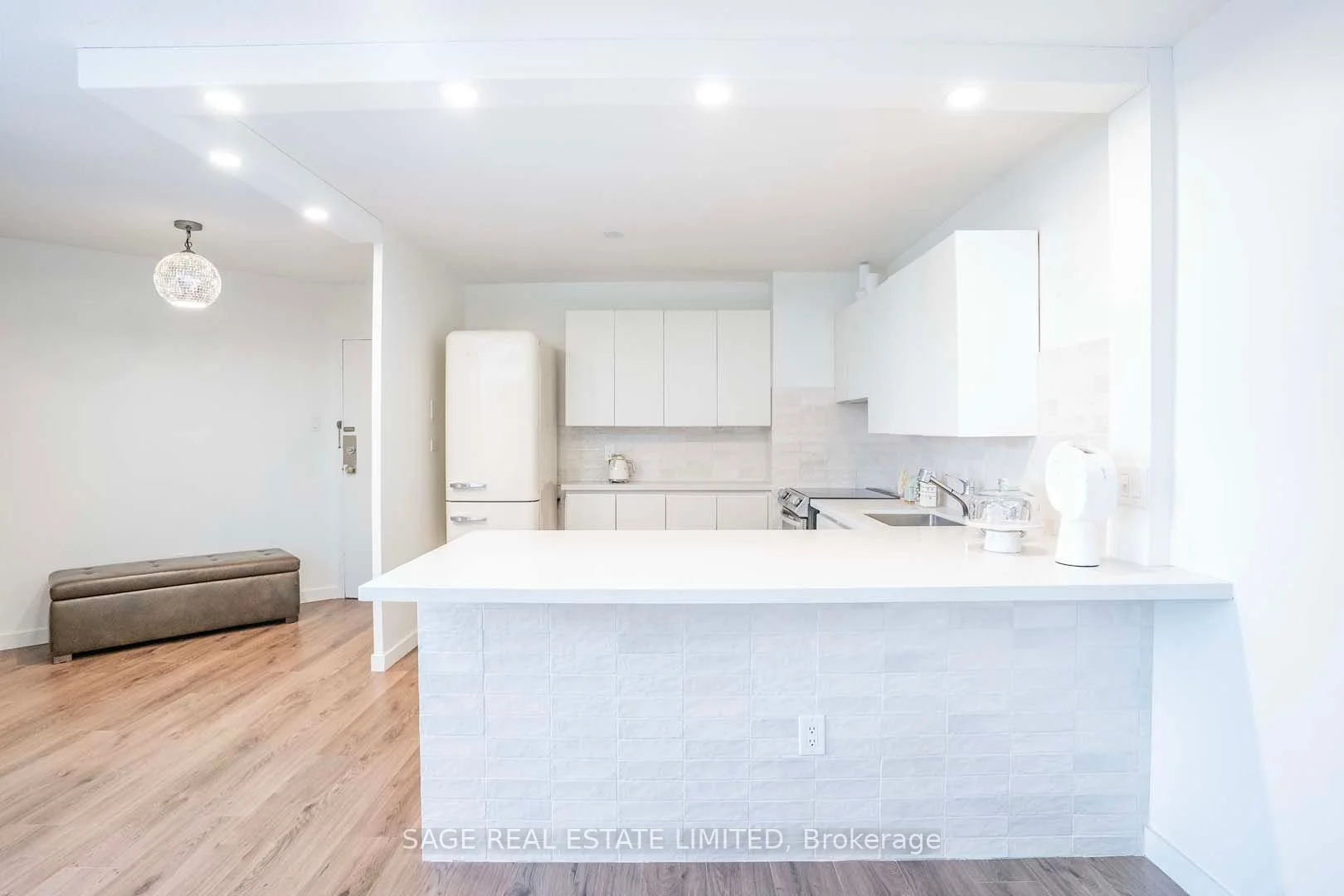 2323 Confederation Parkway 1401, Mississauga, ON L5B 1R6