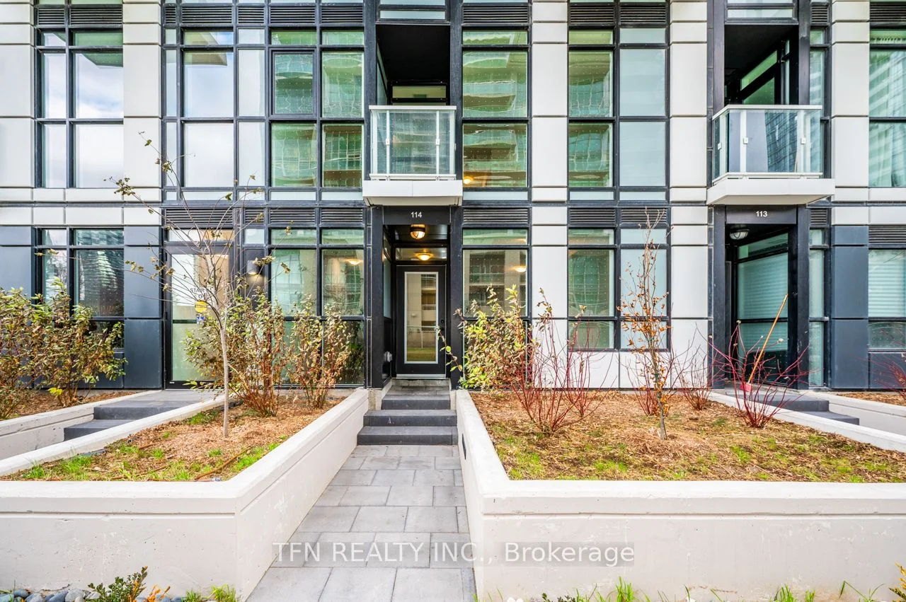 251 Manitoba Street 114, Toronto W06, On M8y 0c7