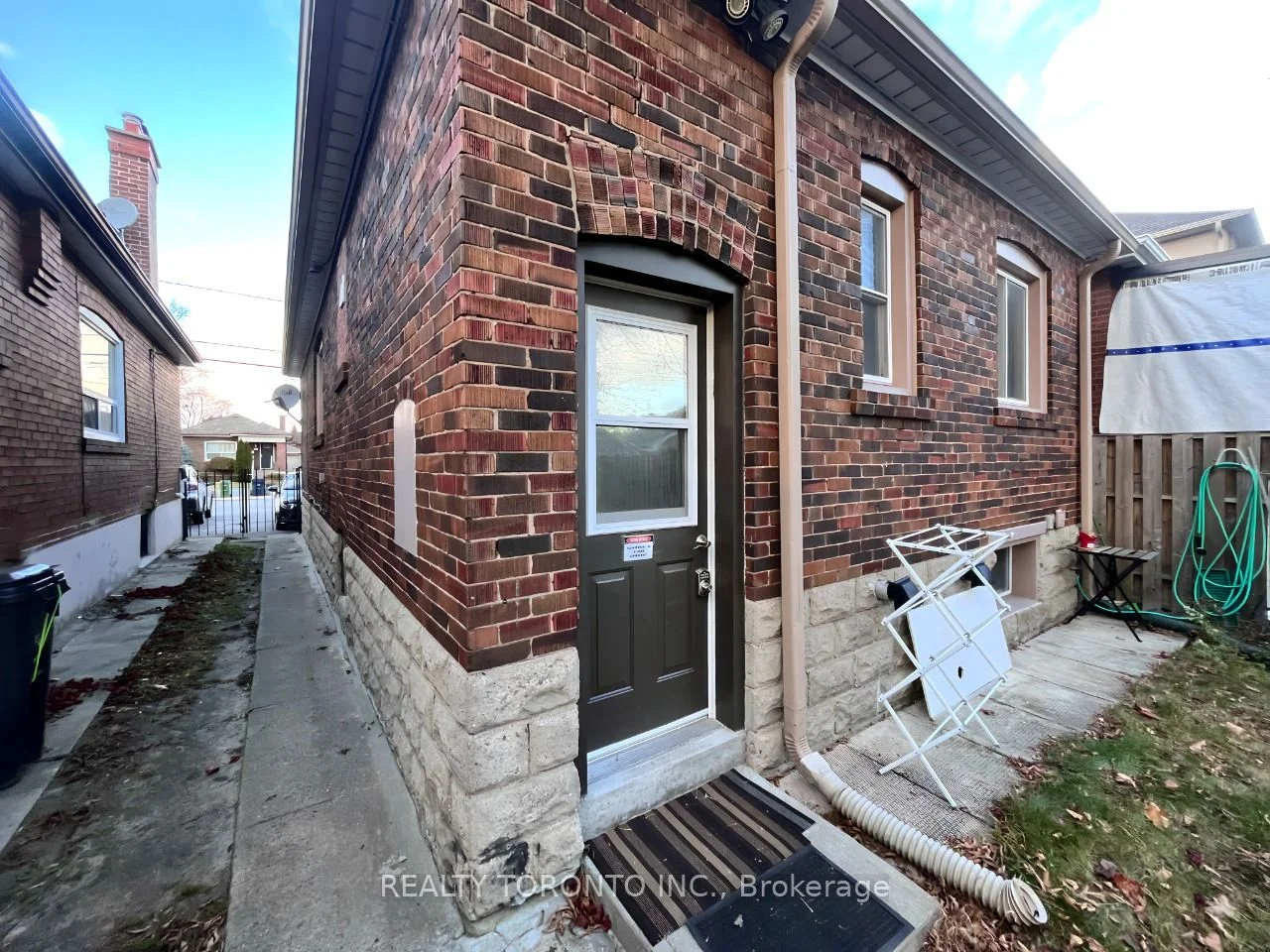 113 Foxwell Street Lower, Toronto W03, ON M6N 1Y9