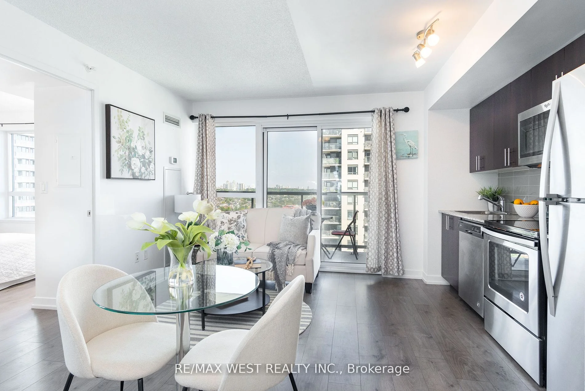 1420 Dupont Street 2110, Toronto W02, On M6h 0c2