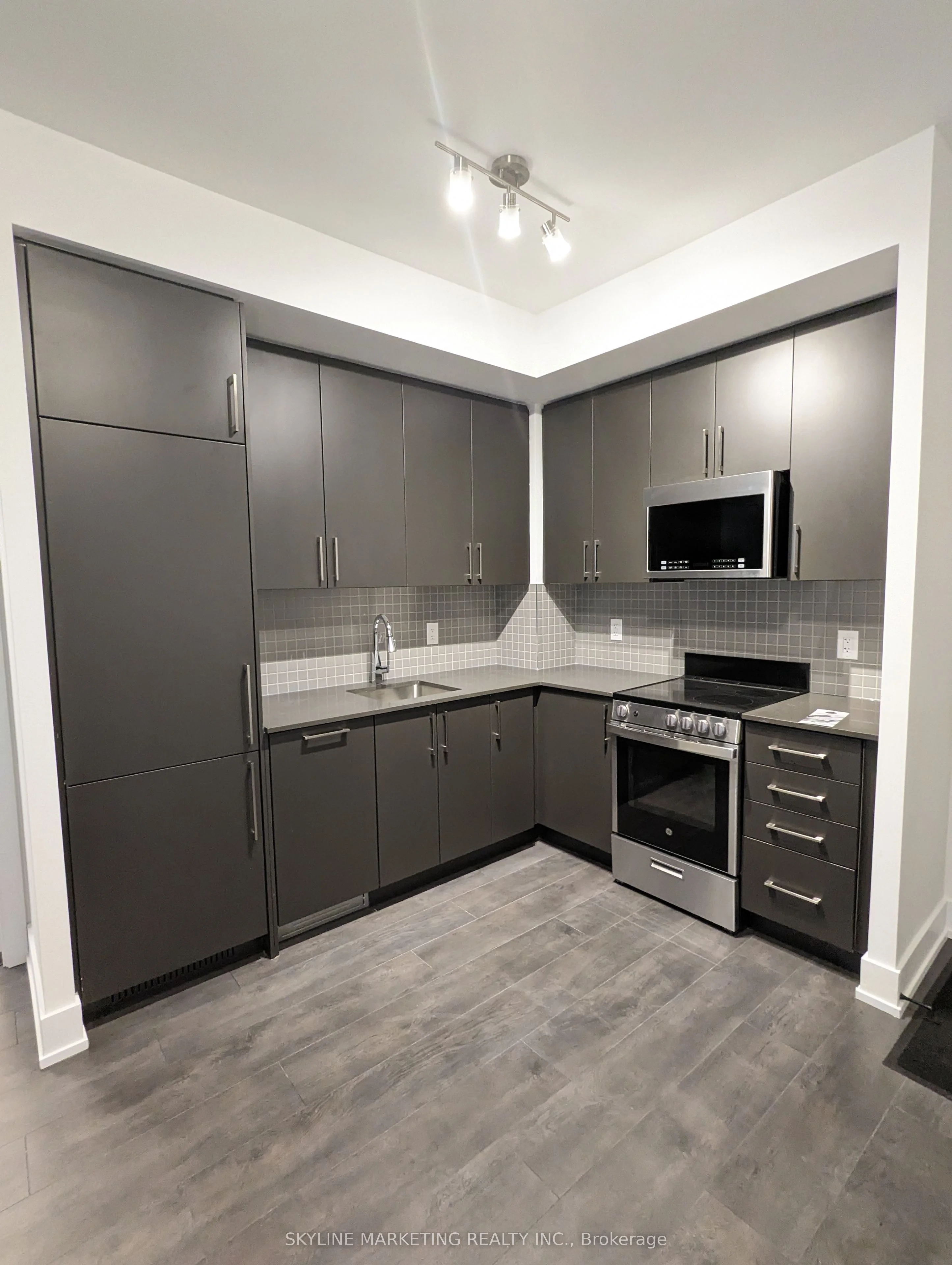 2450 Old Bronte Road 224, Oakville, On L6m 5p6