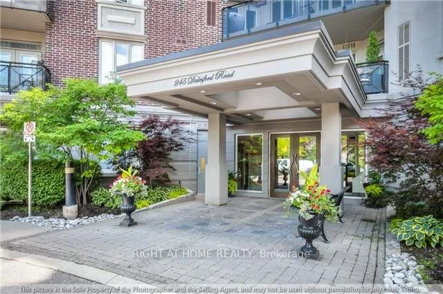 245 Dalesford Road B14, Toronto W07, On M8y 4h7