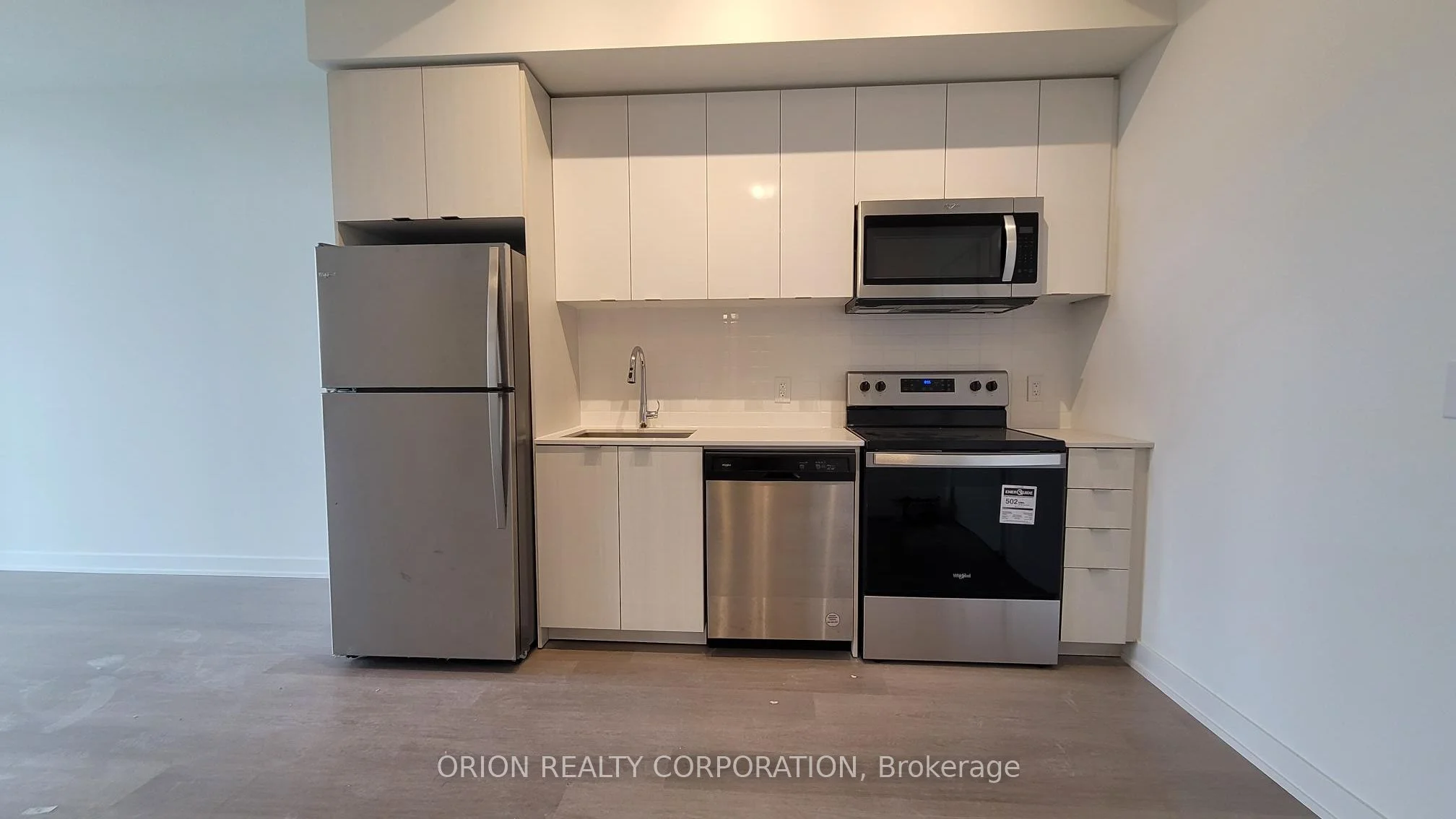 #817 859 The Queensway, Toronto W07, On, M8z 1n8