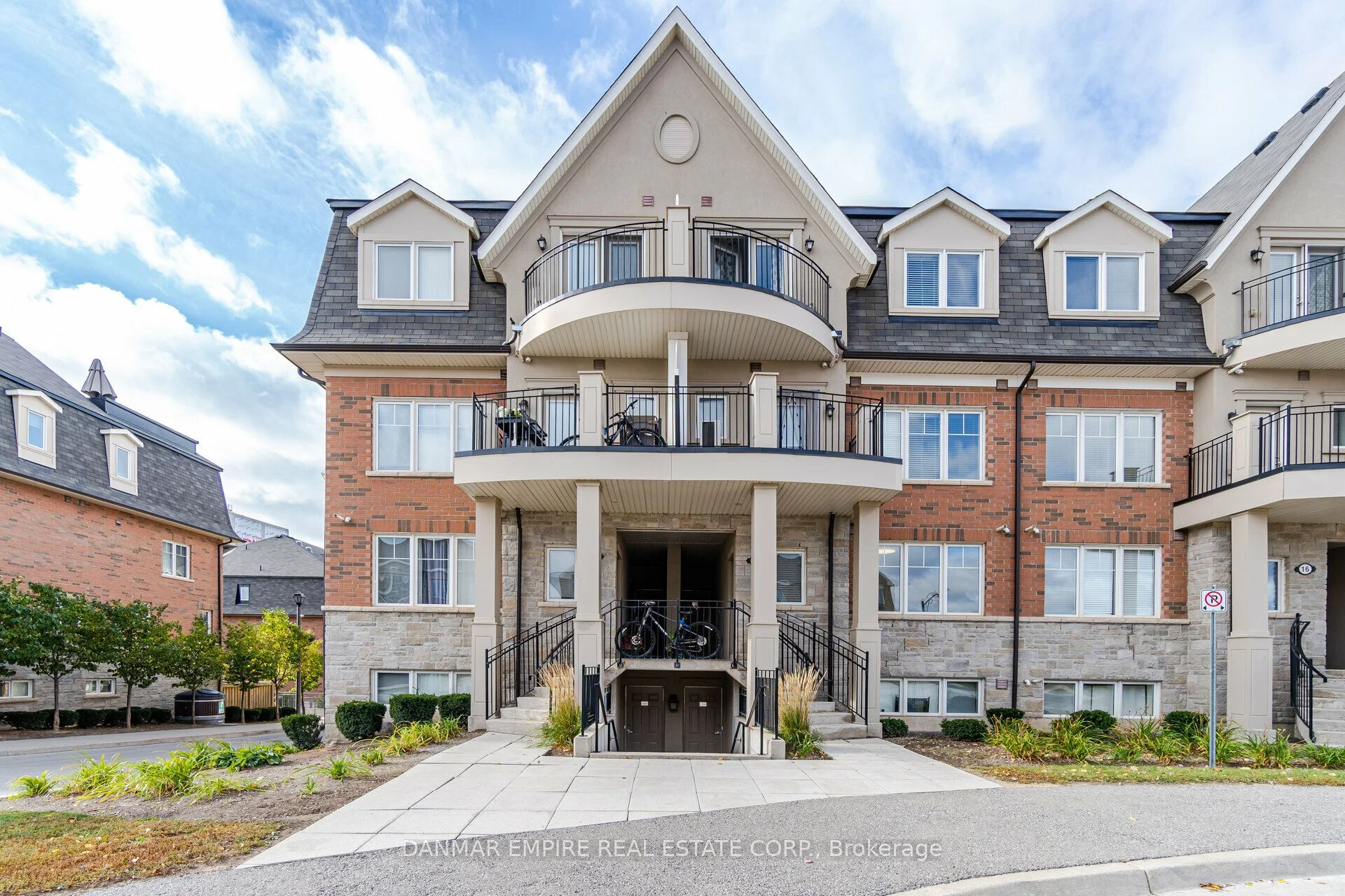 2420 Baronwood Drive 1702, Oakville, ON L6M 0J7