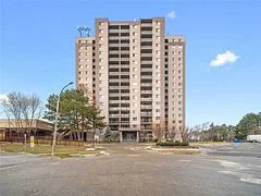 975 Warwick Court 202, Burlington, On L7t 3z7