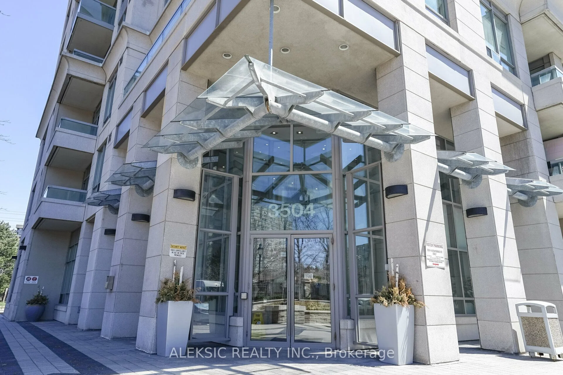 3504 Hurontario Street 202, Mississauga, On L5b 0b9