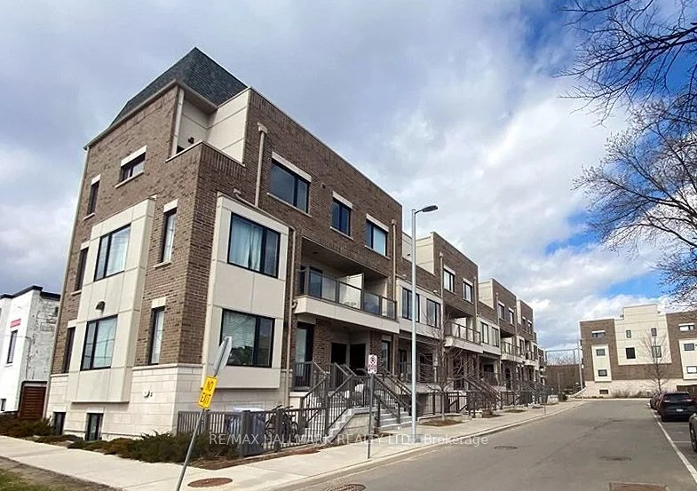 10 Drummond Street 506, Toronto W06, ON M8V 1Y8