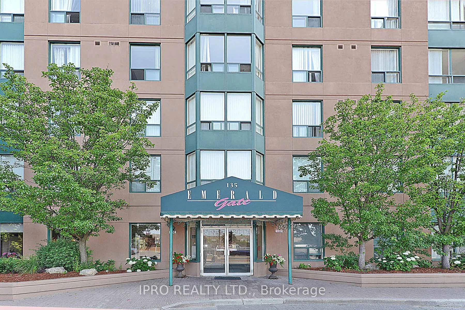 135 Hillcrest Avenue 906, Mississauga, ON L5B 4B1