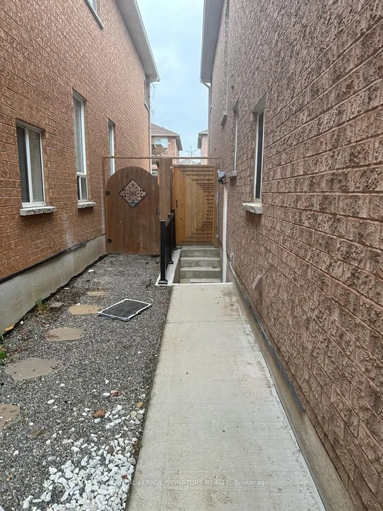 3233 Cactus Gate Bsmt, Mississauga, On L5n 8m7